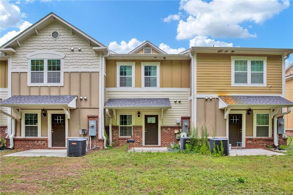 28 Hunter's Run Avenue, Pembroke, NC 28372