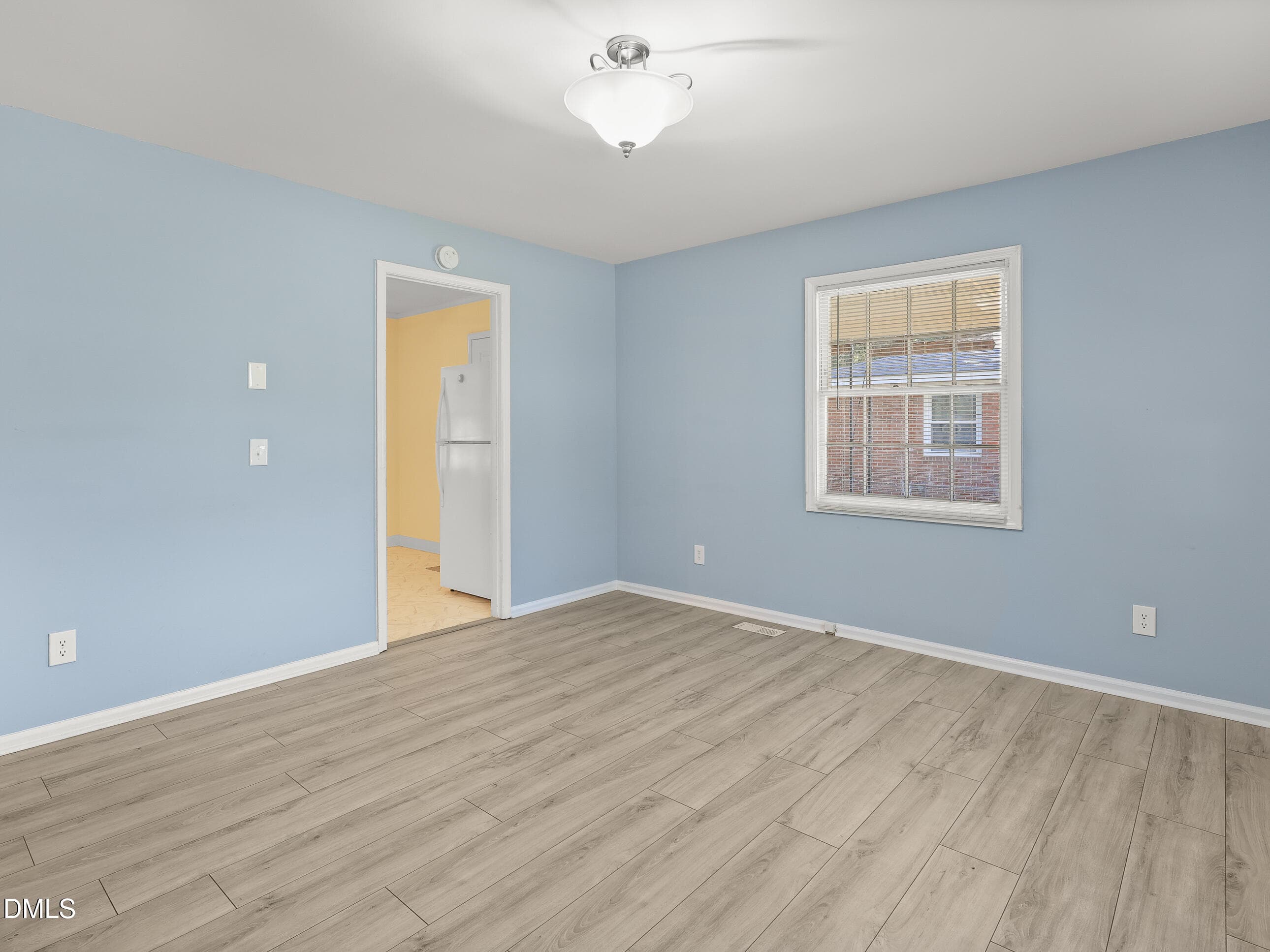 003_817_S_BRAKE_LIVING_RM - 817 S Brake Street, Nashville, NC 27856