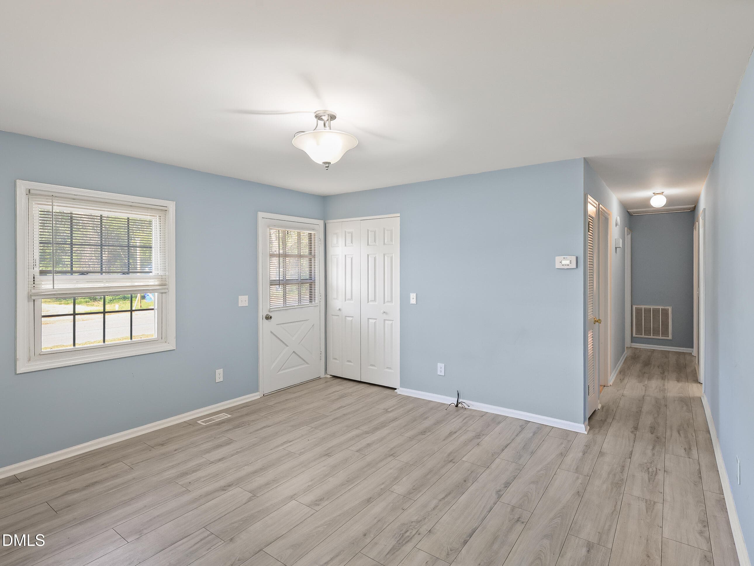 005_817_S_BRAKE_LIVING_RM - 817 S Brake Street, Nashville, NC 27856