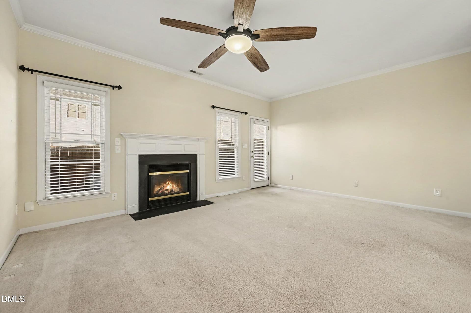 apexlivingroom - 1117 Bungalow Park Drive, Apex, NC 27502
