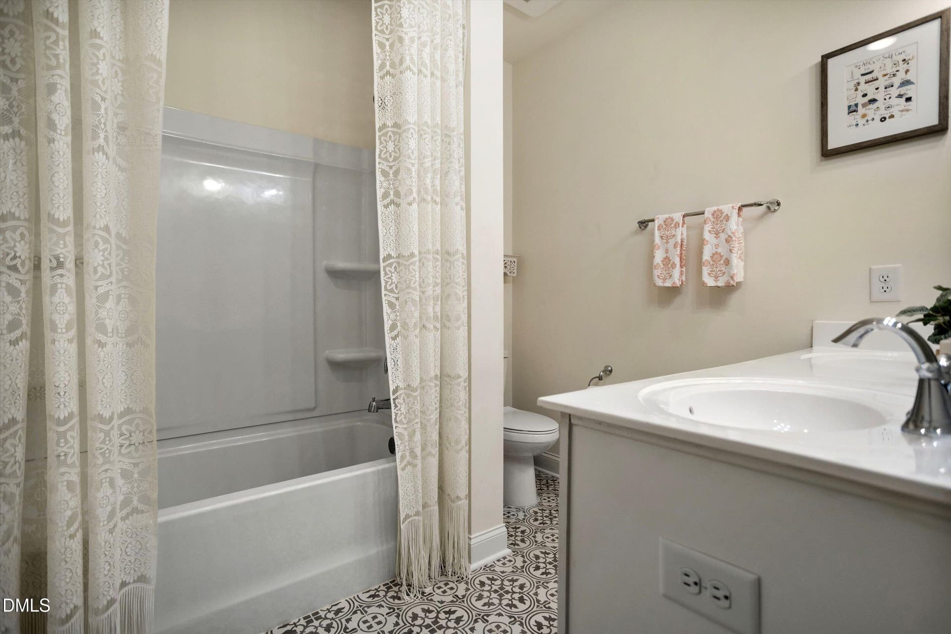 Guest Bath - 113 Raccoon Path, Holly Springs, NC 27540