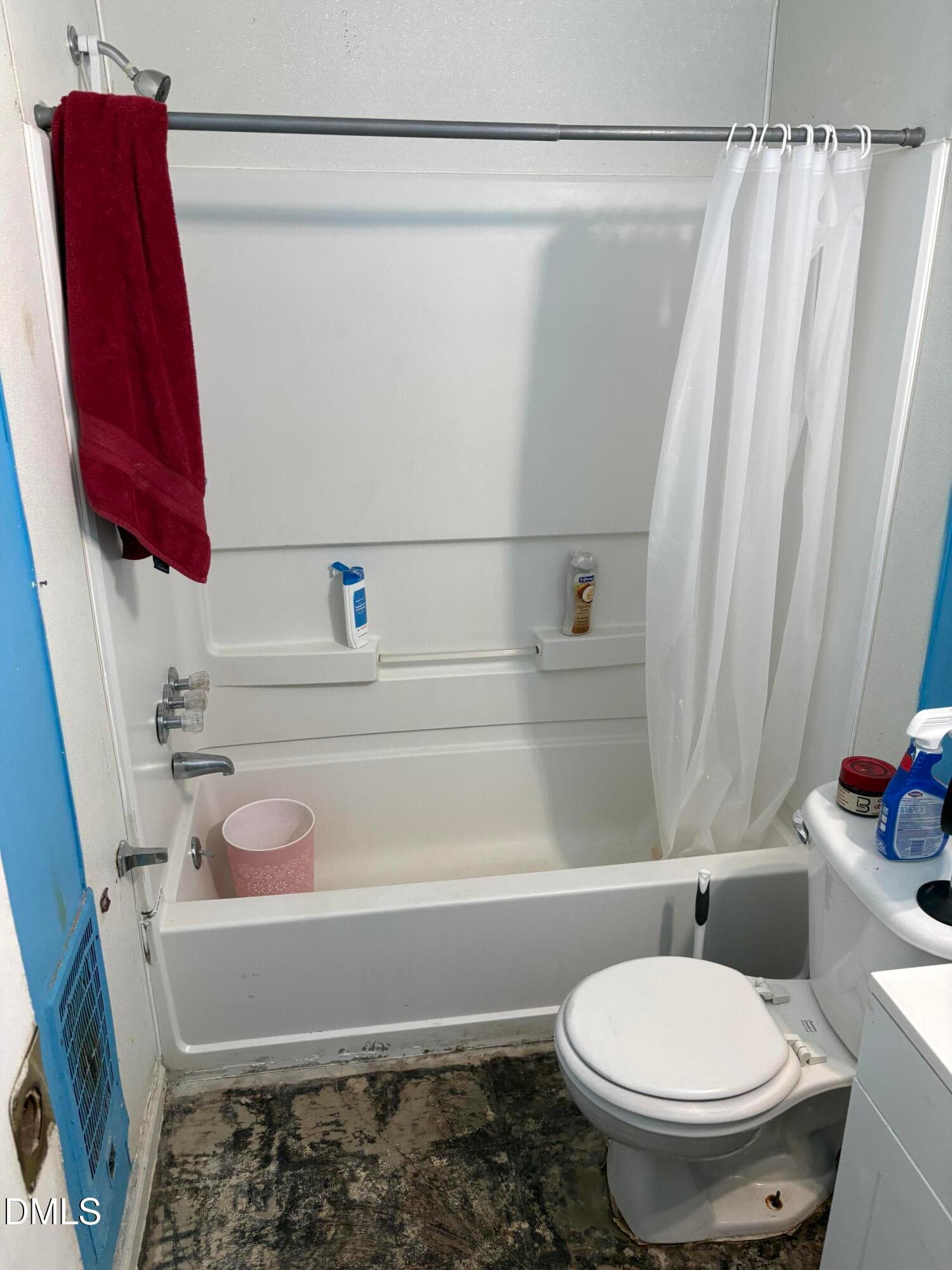 522- Bathroom - 524 Green Street, Durham, NC 27701
