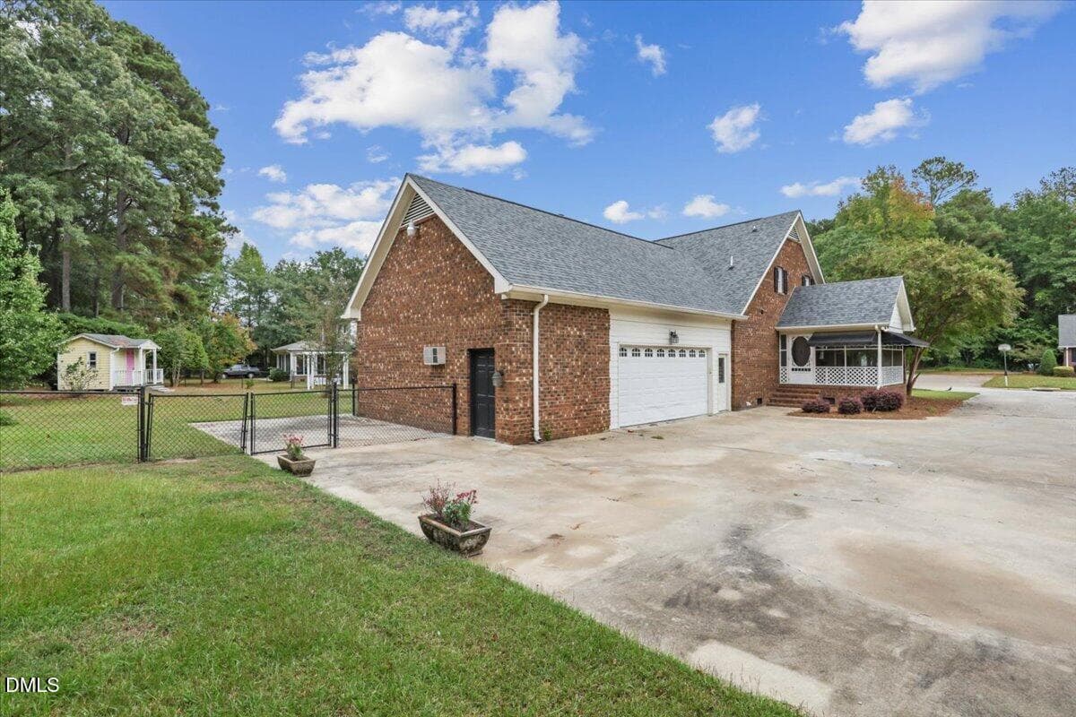 10-904 Merry St-10 - 904 Merry Street, Dunn, NC 28334