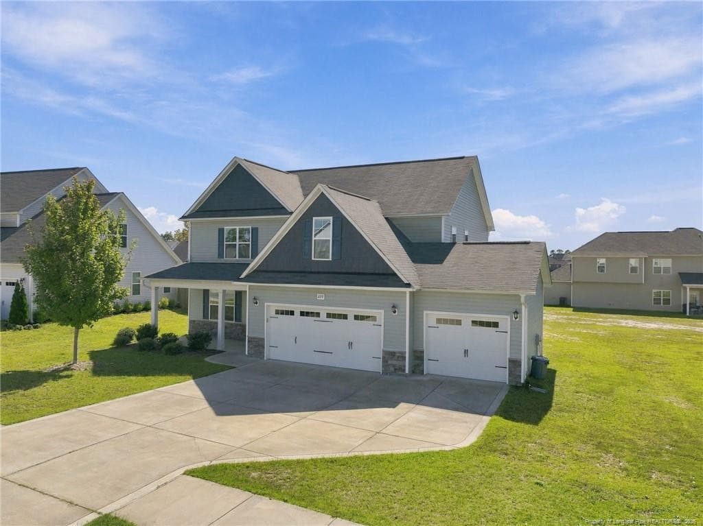 Photo 2 - 299 tipperary Street, Raeford, NC 28376