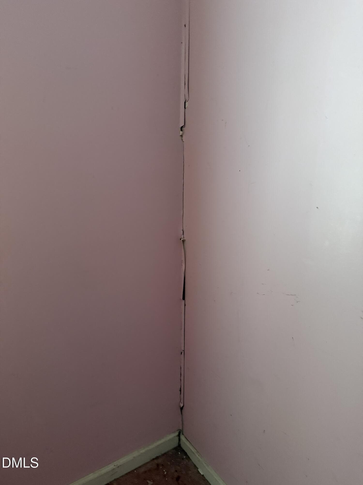 BR 1 Wall - 703 Everett Street, Burlington, NC 27215