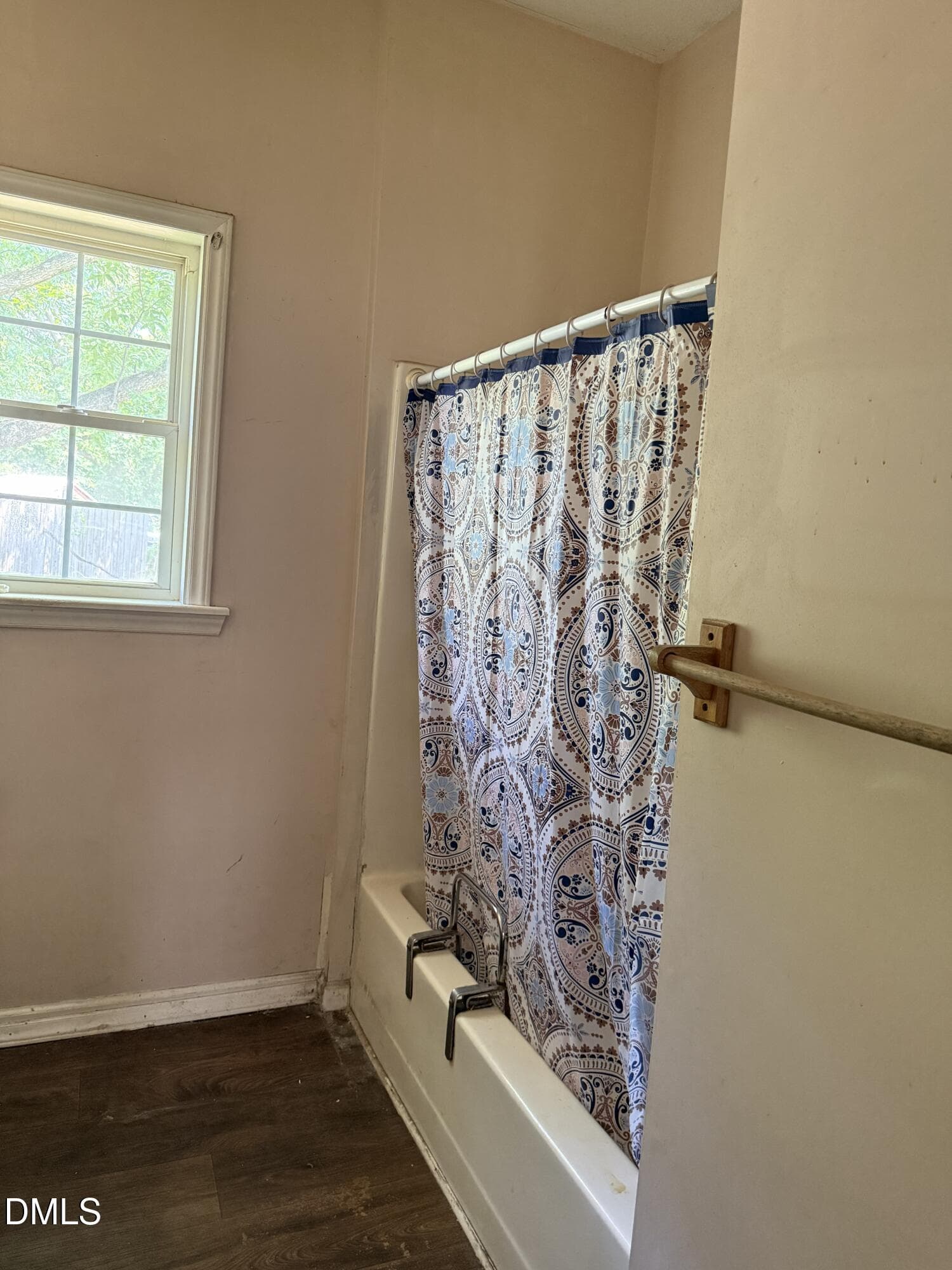 Shower - 703 Everett Street, Burlington, NC 27215