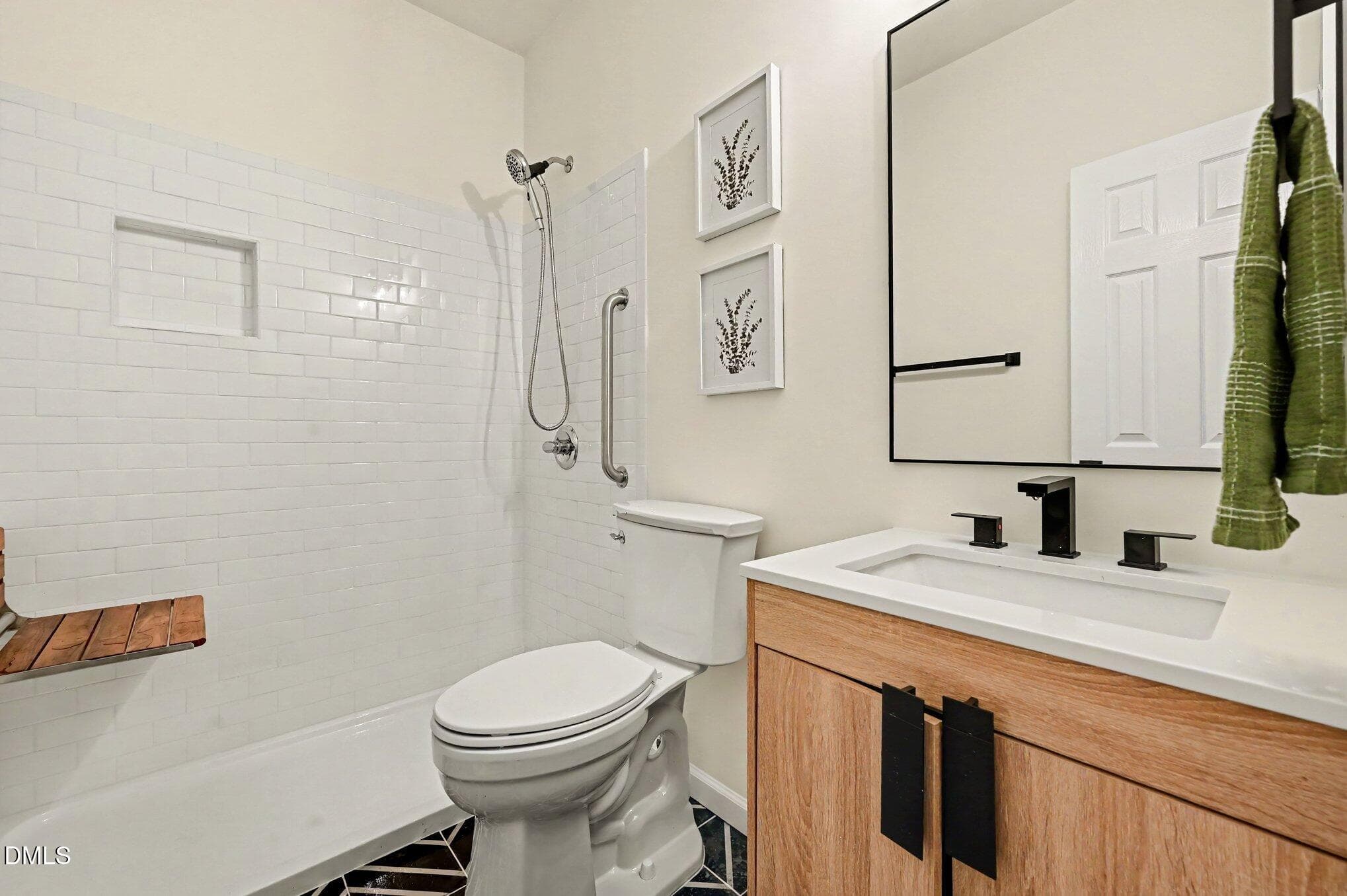 031_file_3956 - 3811 Stoneybrook Drive, Durham, NC 27705