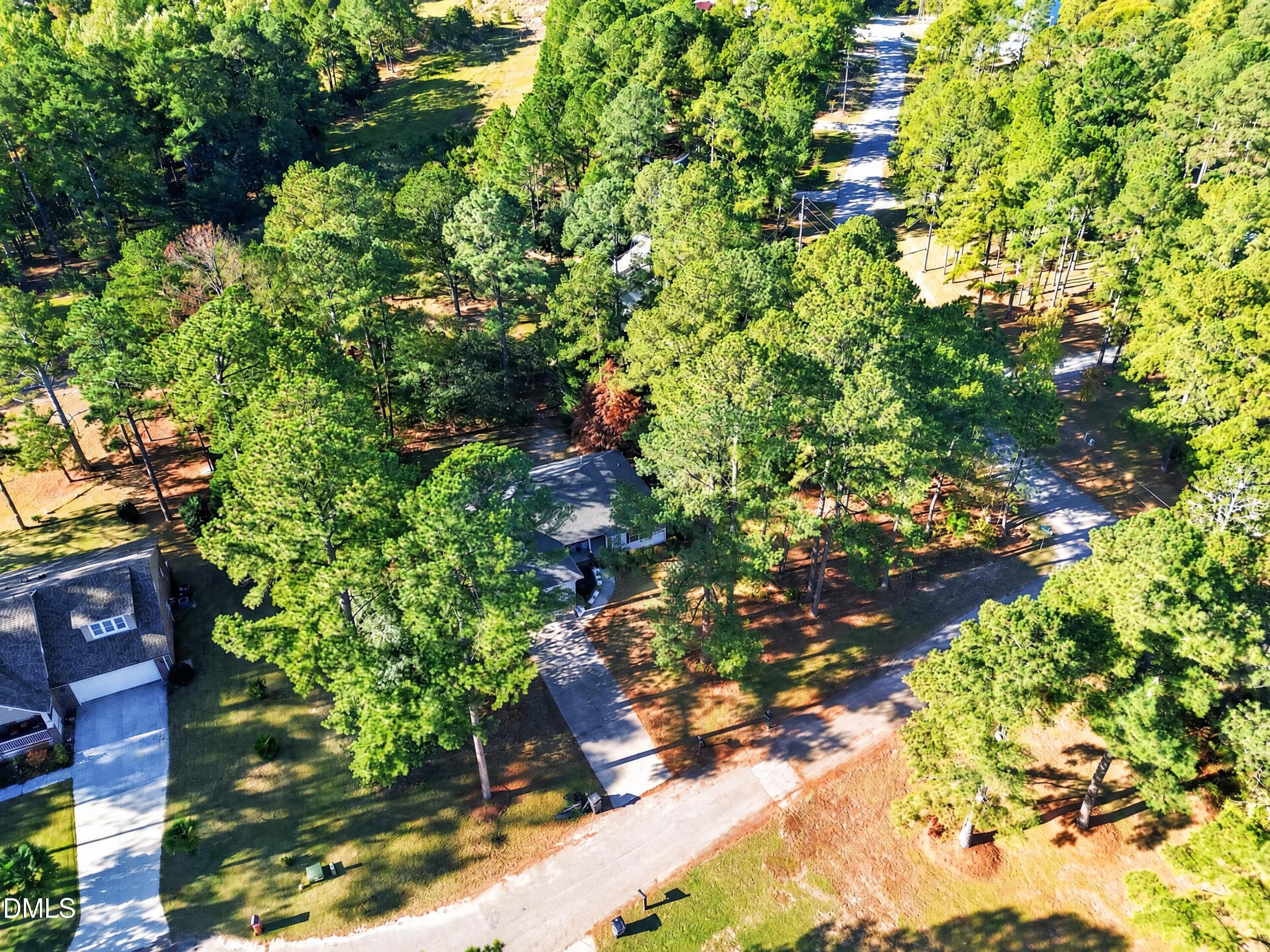 dji_fly_20261019_095116_78_1792418225002 - 34 Sunrise Court, Cameron, NC 28326