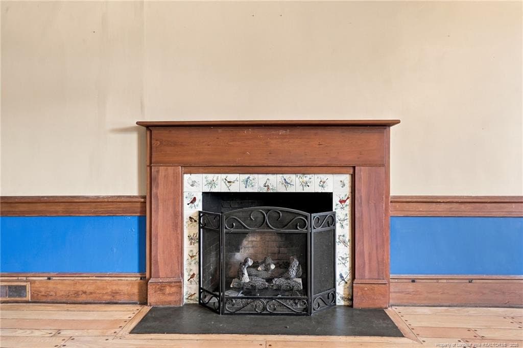 Propane Fireplace - 1013 Riverside Boulevard, Lumberton, NC 28358