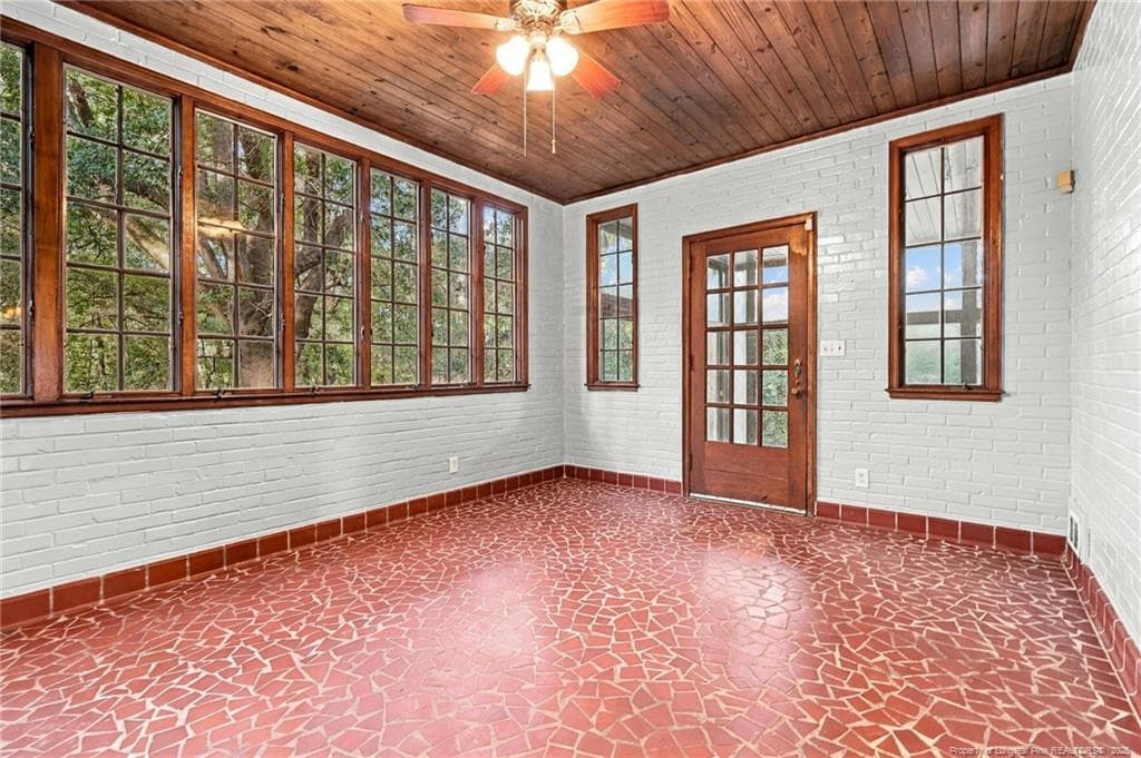 Heated and cooled Sunroom - 1013 Riverside Boulevard, Lumberton, NC 28358