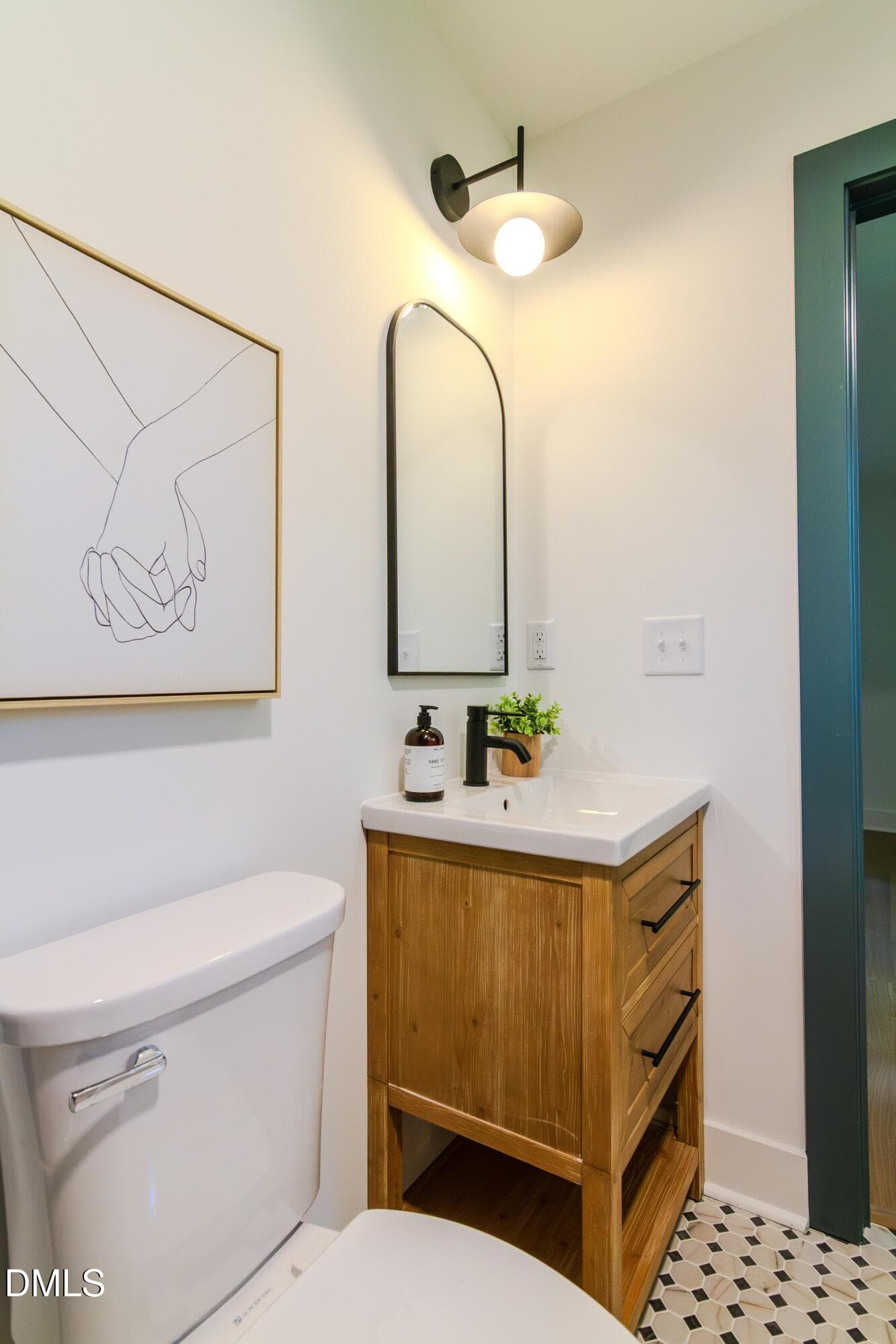 1st Floor Ensuite Bathroom - 2900 Sylvania Drive, Raleigh, NC 27607