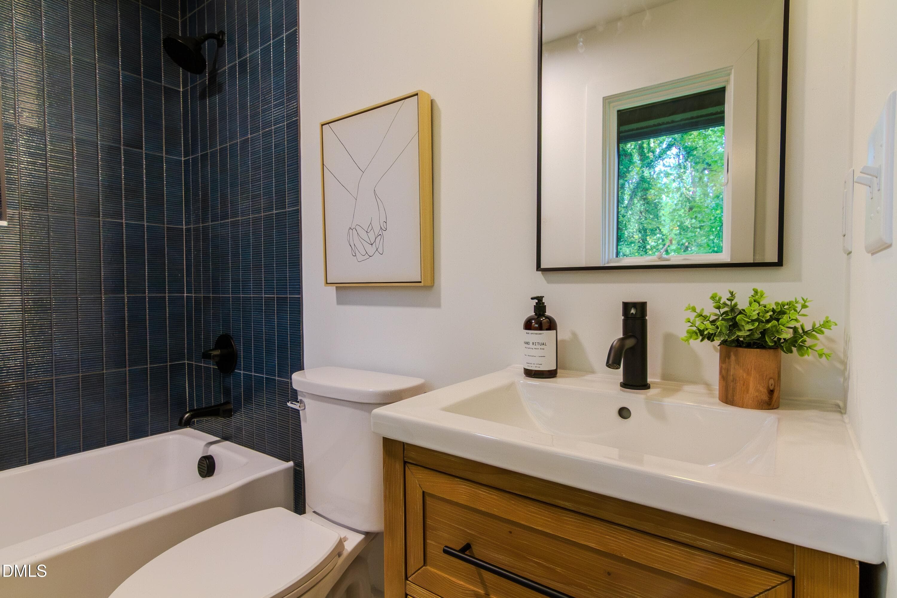 1st Floor Ensuite Bathroom - 2900 Sylvania Drive, Raleigh, NC 27607
