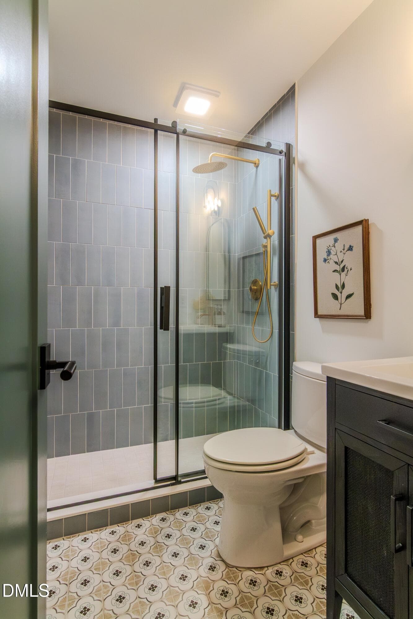Hallway Bathroom Full - 2900 Sylvania Drive, Raleigh, NC 27607