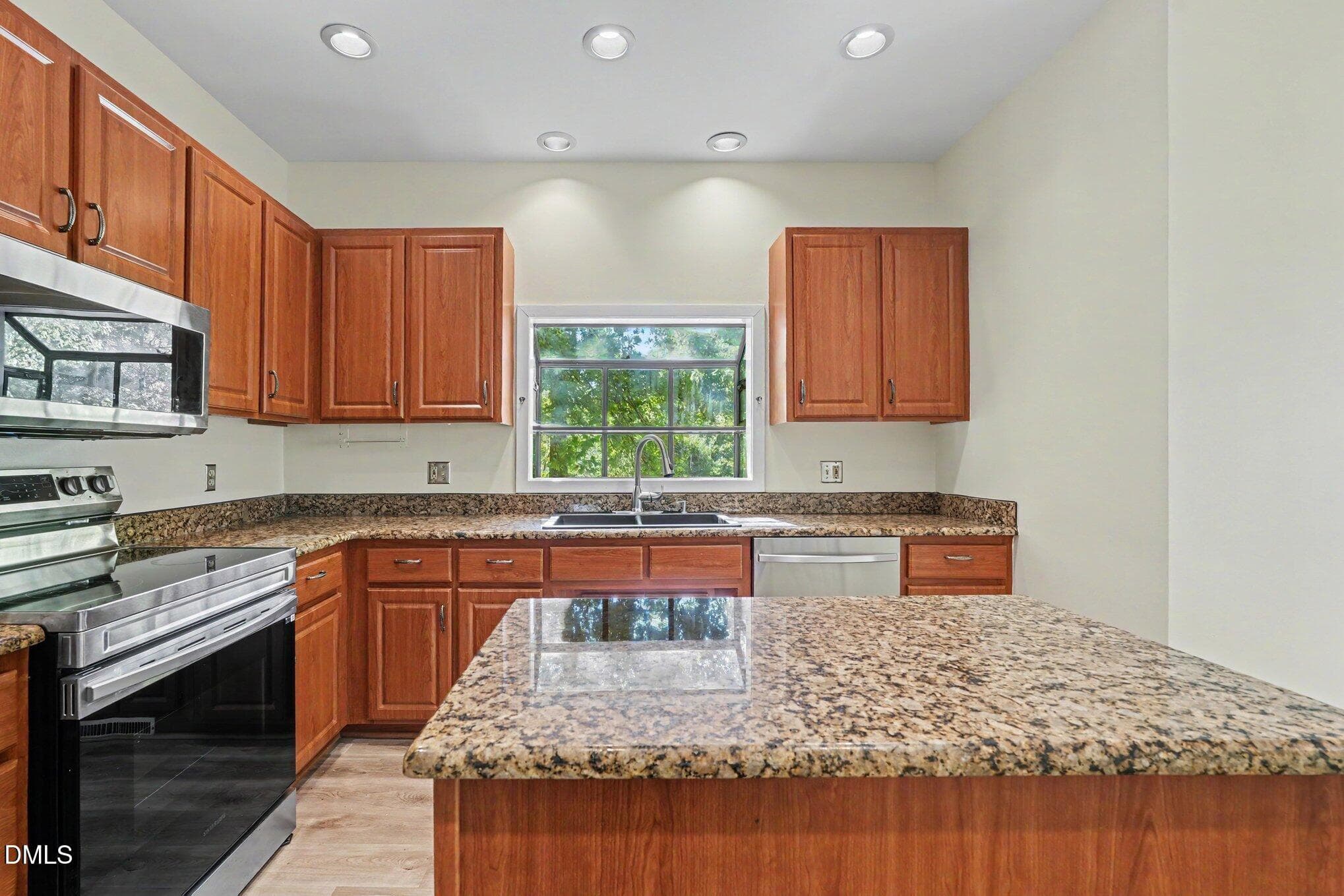 010_file_8380 - 813 Vestavia Woods Drive, Raleigh, NC 27615