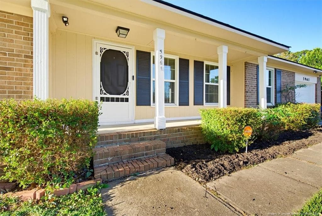 5961 Chinas Court, Fayetteville, NC 28314