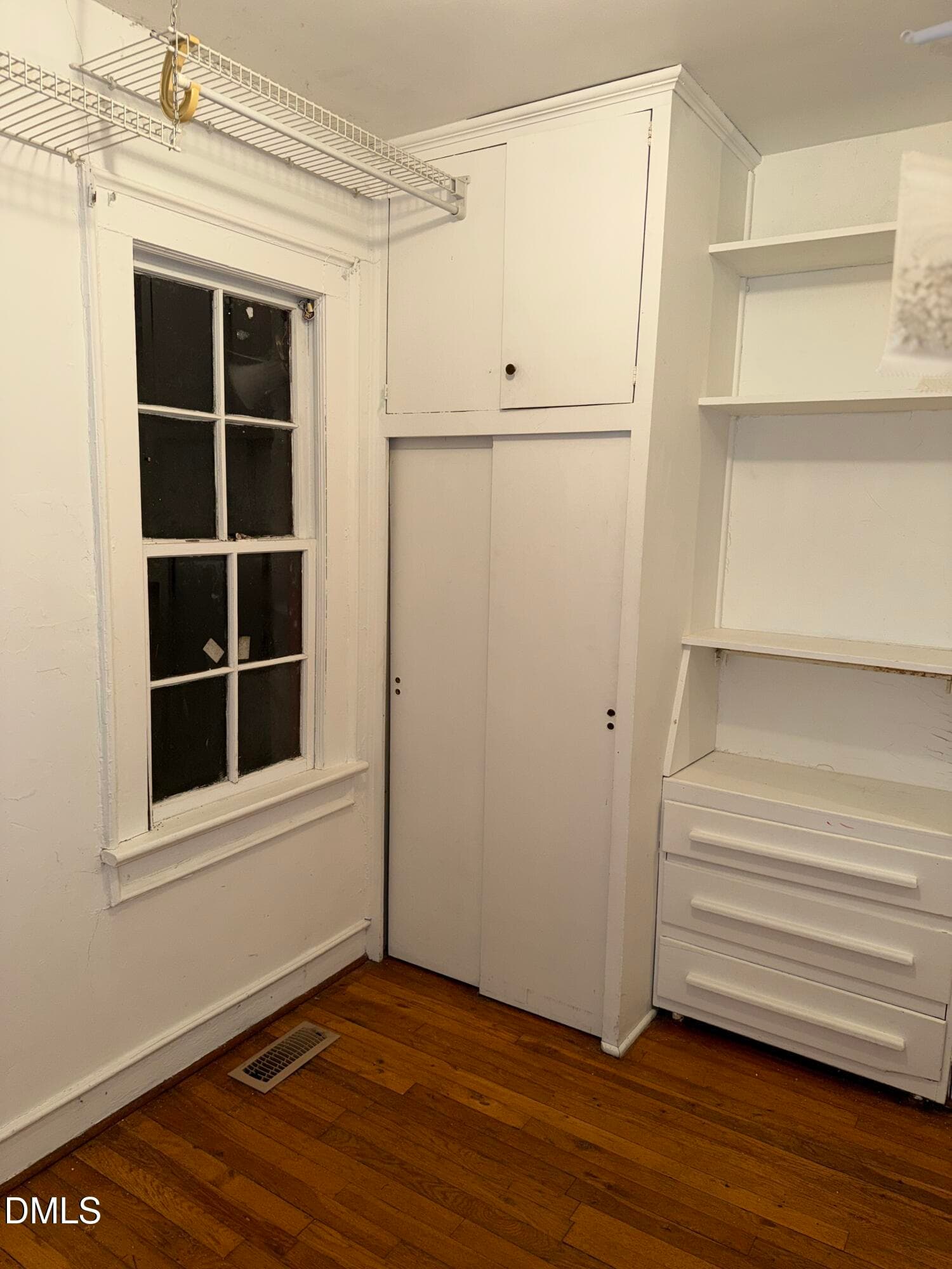 Built ins - 5625 Fixit Shop Road, Wake Forest, NC 27587