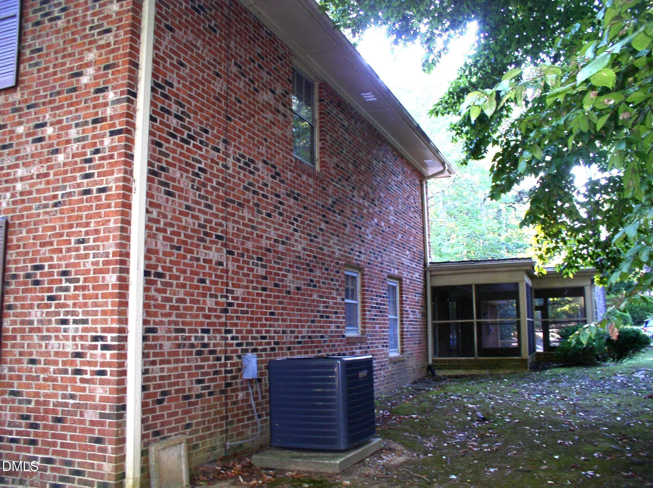 P1010184 - 1818 Brookrun Road, Henderson, NC 27536