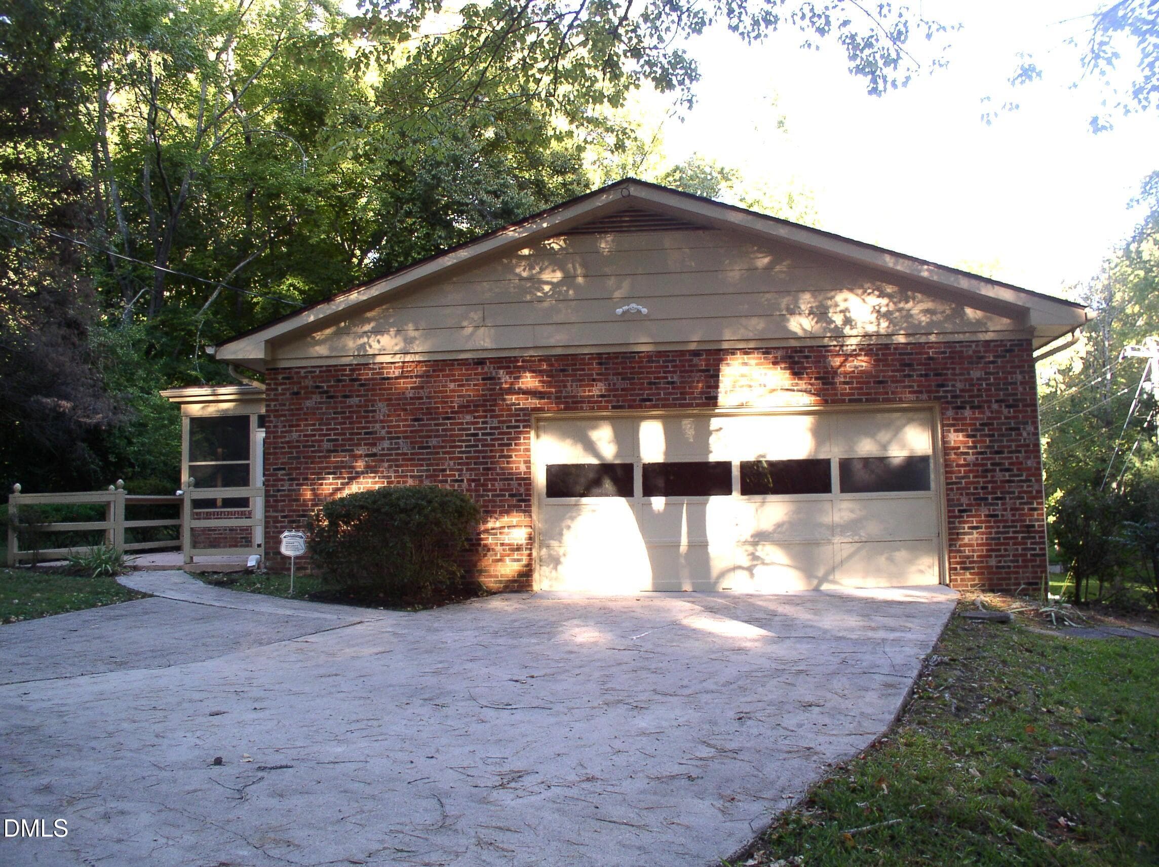 P1010189 - 1818 Brookrun Road, Henderson, NC 27536