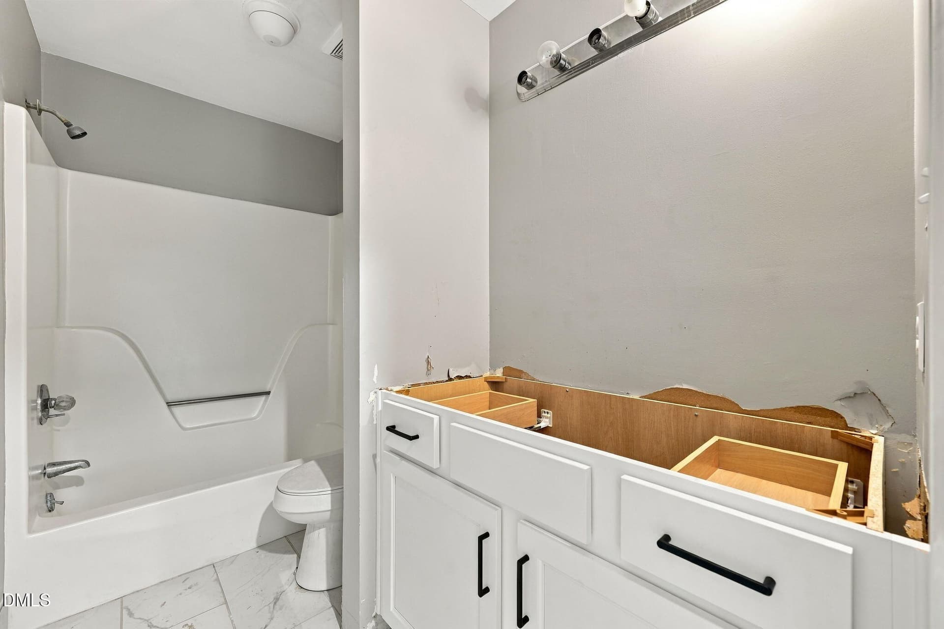 Primary Bath - 7281 Hunt Valley Trail, Wendell, NC 27591