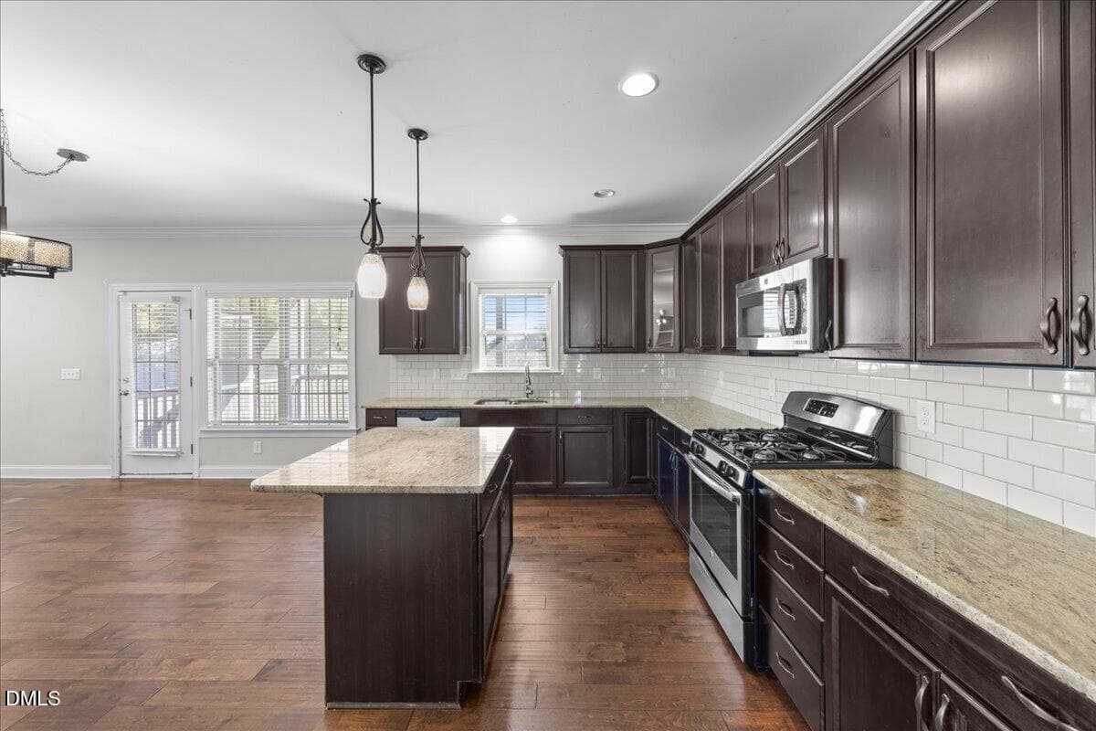 06-2A1A5345 - 700 Crimson Oak Lane, Fuquay Varina, NC 27526