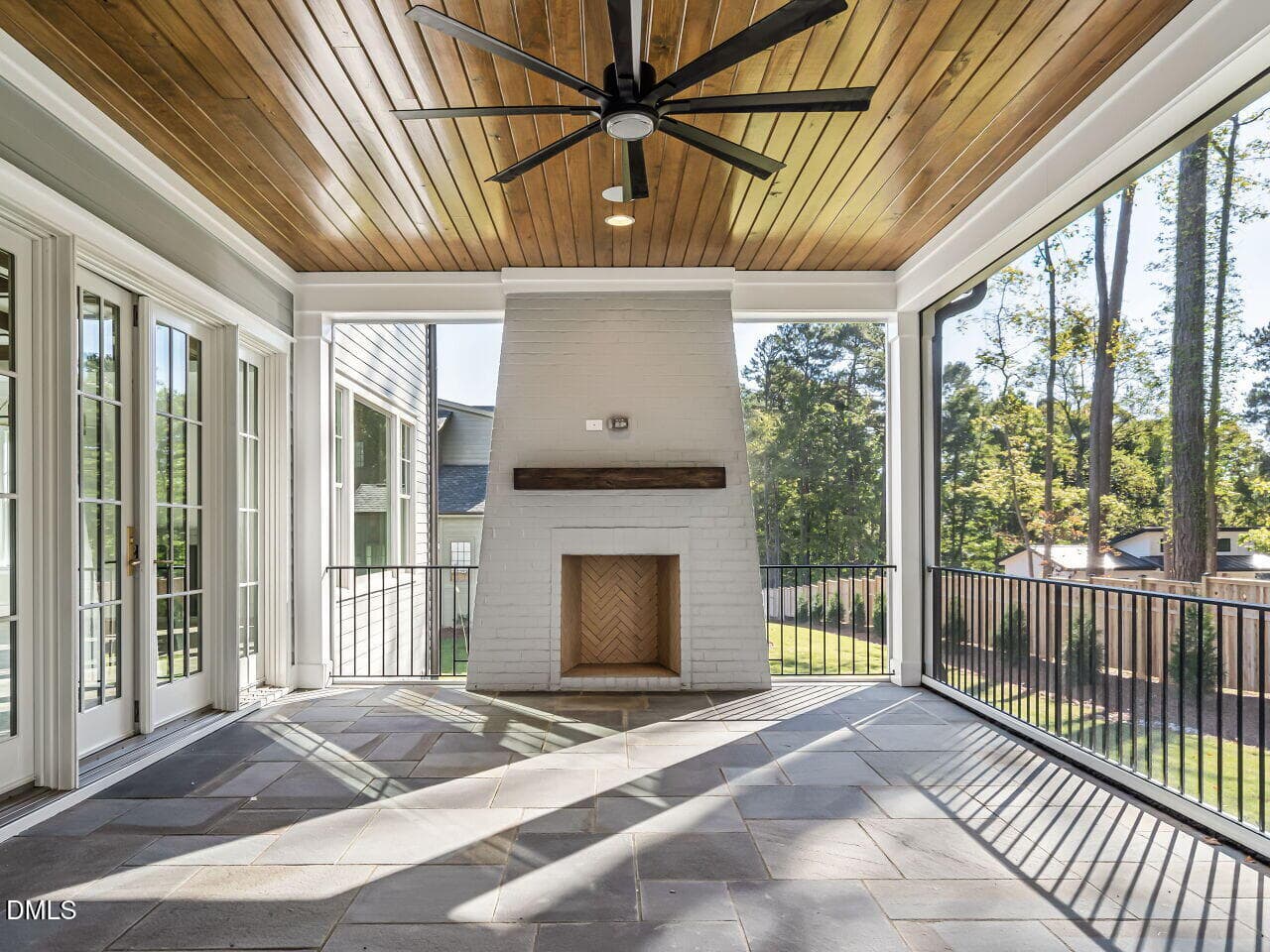044-1280x960-veranda - 1100 Oldfourth Lane, Durham, NC 27707