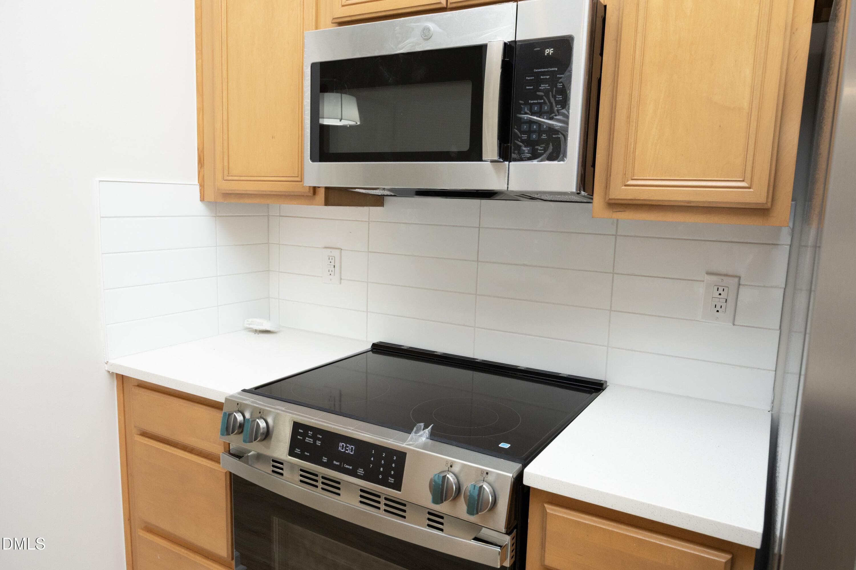 19NewStove_Micro - 8204 Stone Cellar Drive, Raleigh, NC 27613