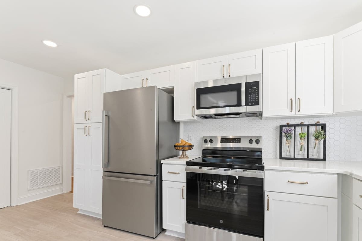 Kitchen 3.jpg - 449 E Smithfield Street, Angier, NC 27501