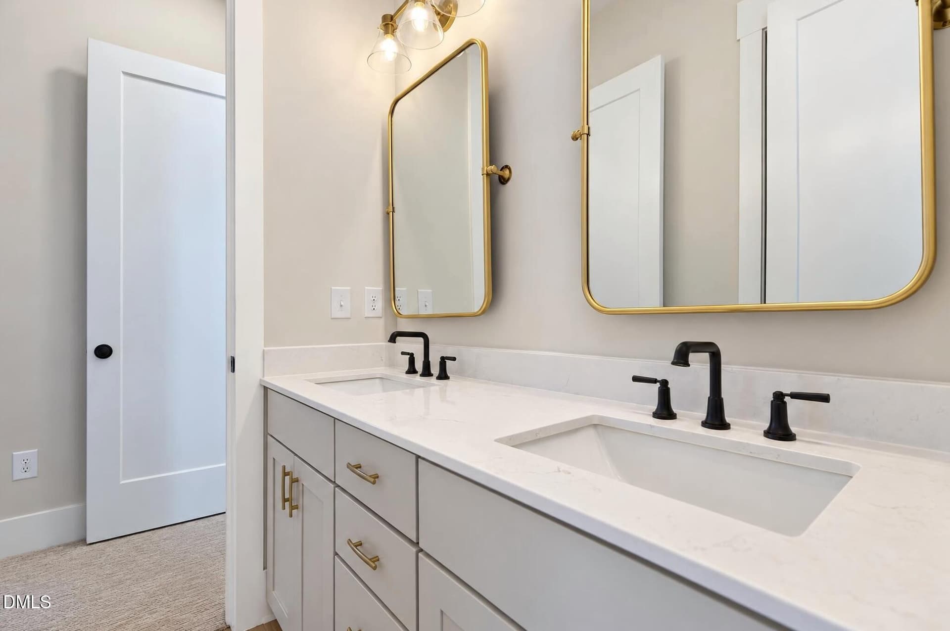 Jack and Jill Bathroom - 9389 Nc-210, Four Oaks, NC 27524