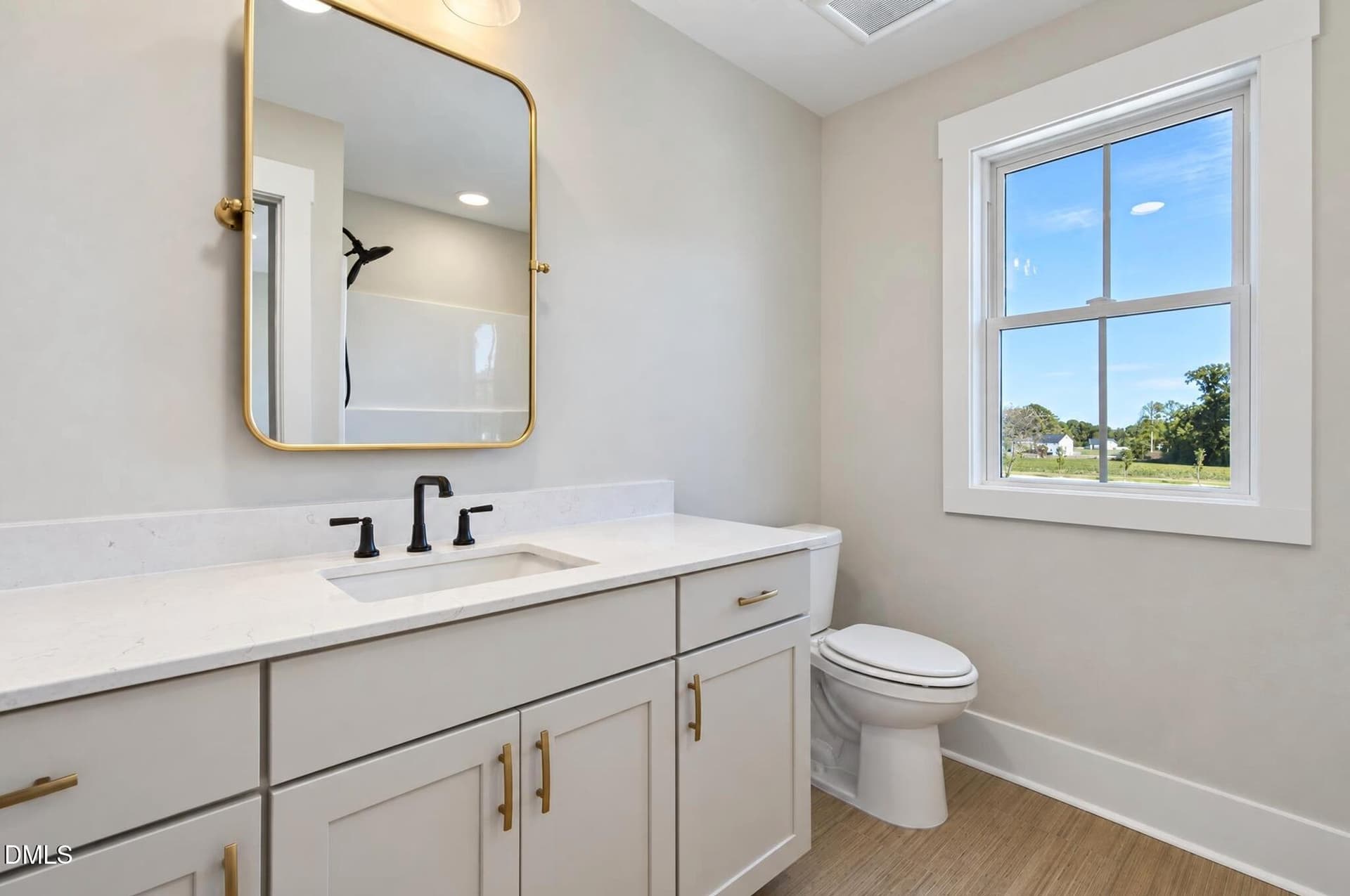 Bonus Room Bathroom - 9389 Nc-210, Four Oaks, NC 27524
