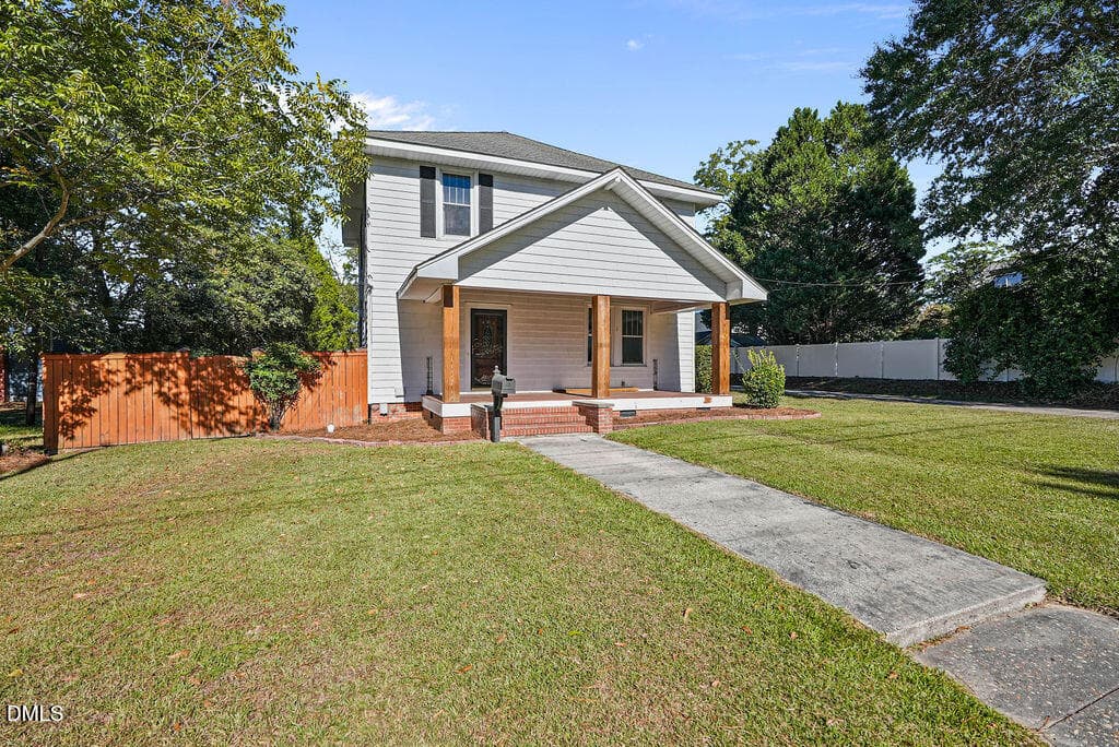 done710wdivinest-2 - 710 W Divine Street, Dunn, NC 28334