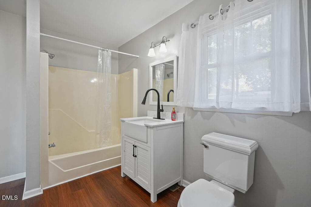 done710wdivinest-19 - 710 W Divine Street, Dunn, NC 28334