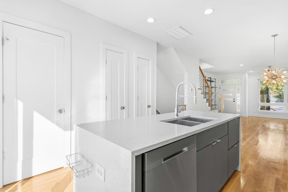 013-497509-IMG_2340.jpg - 509 W Lenoir Street, Raleigh, NC 27601