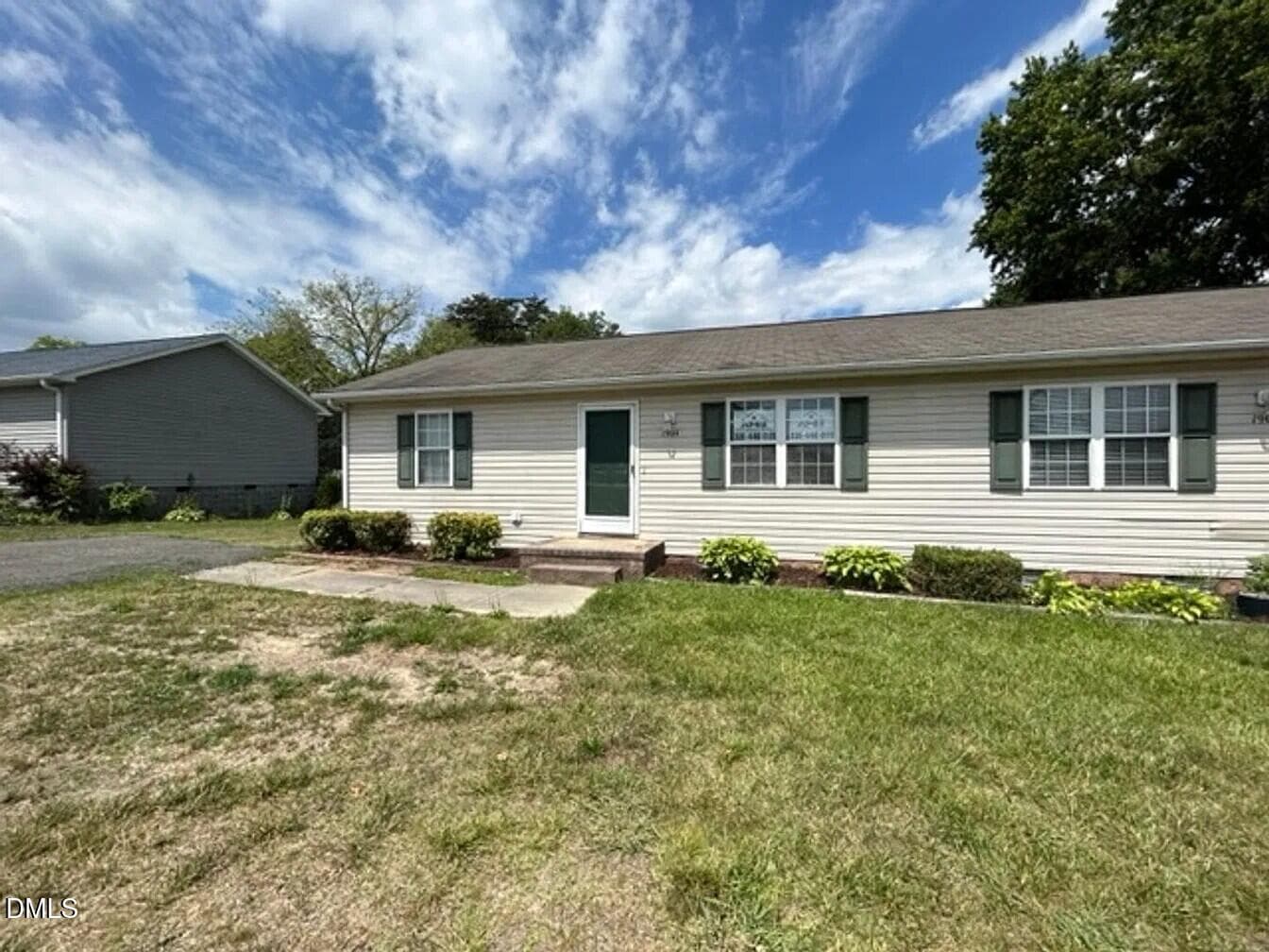 1904 N 190 N Nc 62 Highway N, Burlington, NC 27217