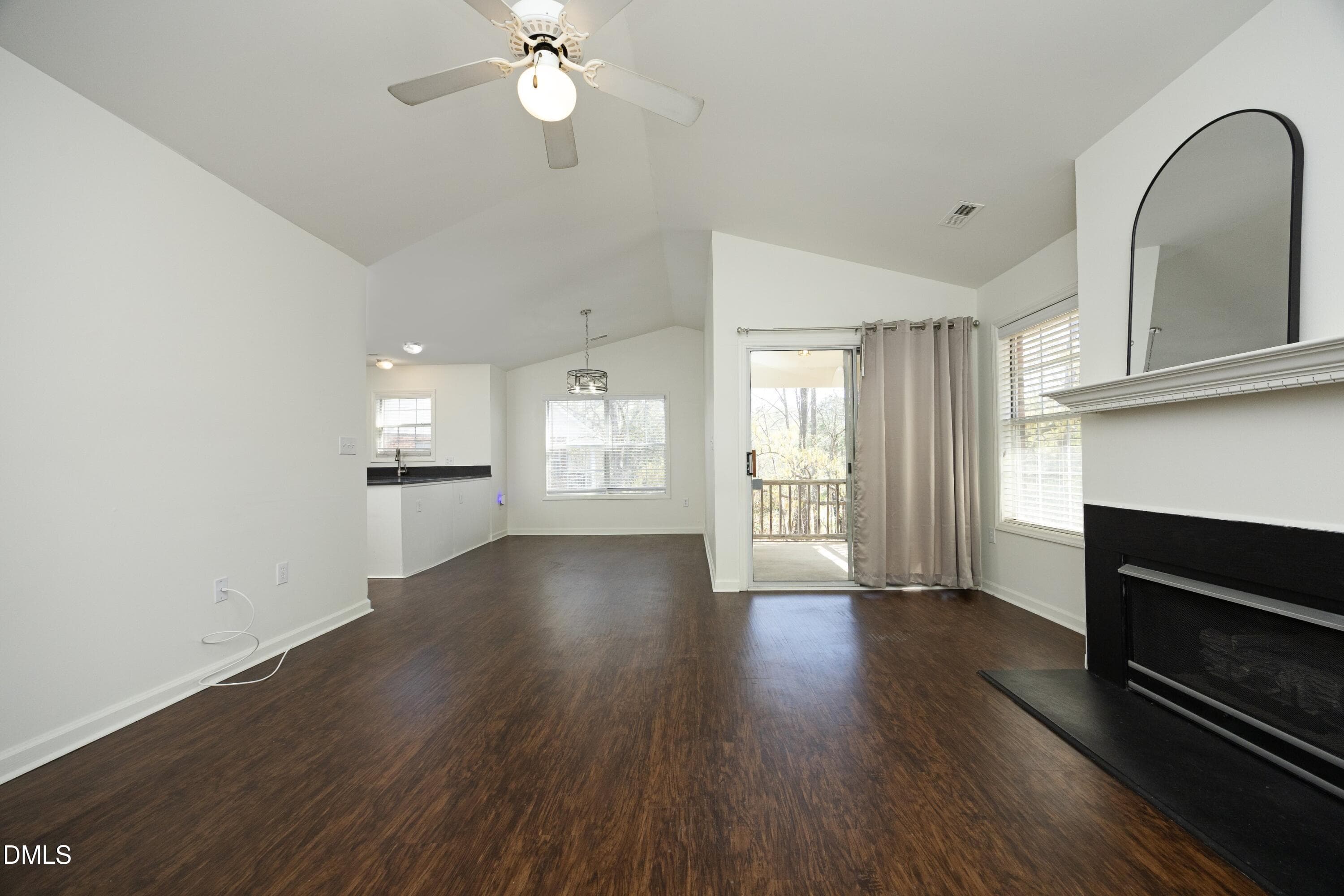 06LivingDining - 521 Renshaw Court, Cary, NC 27518