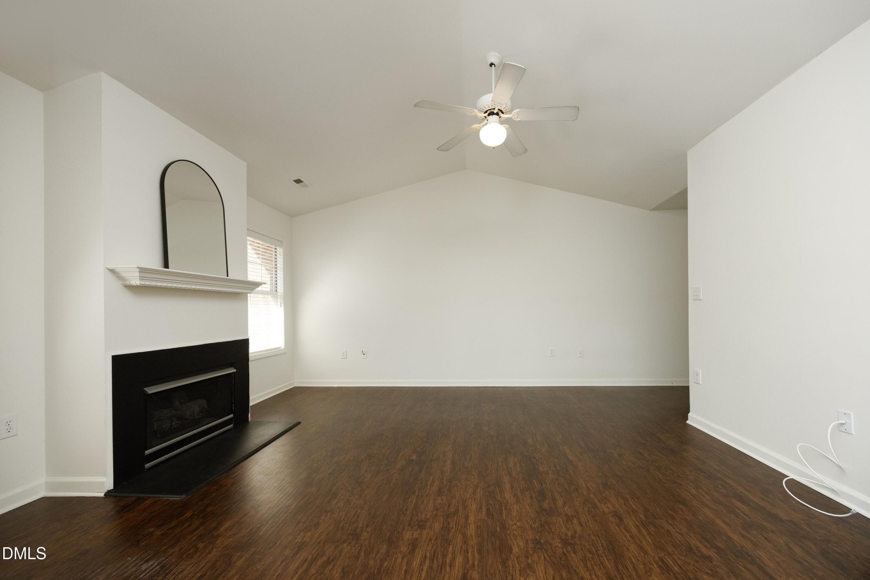 07Living - 521 Renshaw Court, Cary, NC 27518