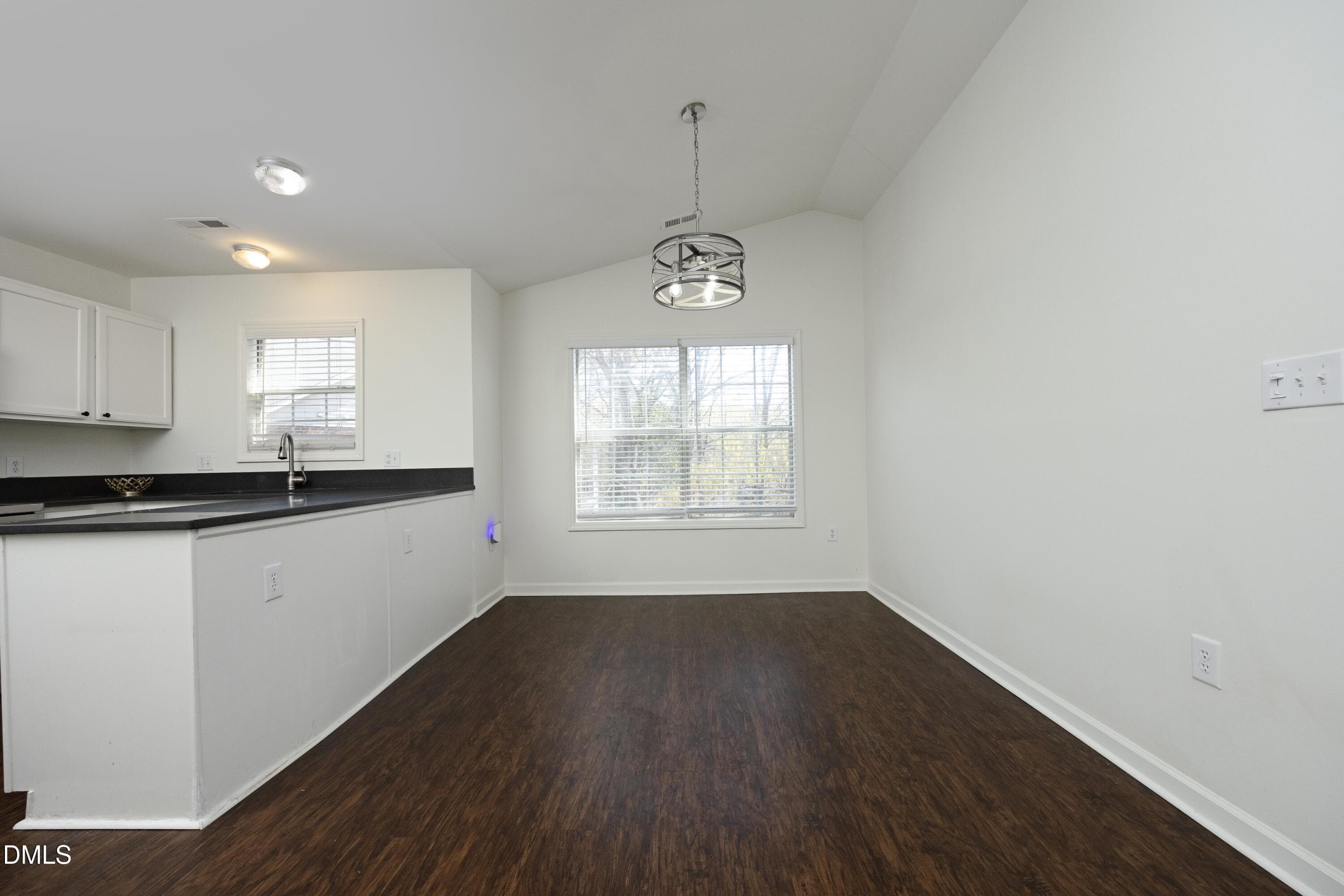 10Dining - 521 Renshaw Court, Cary, NC 27518