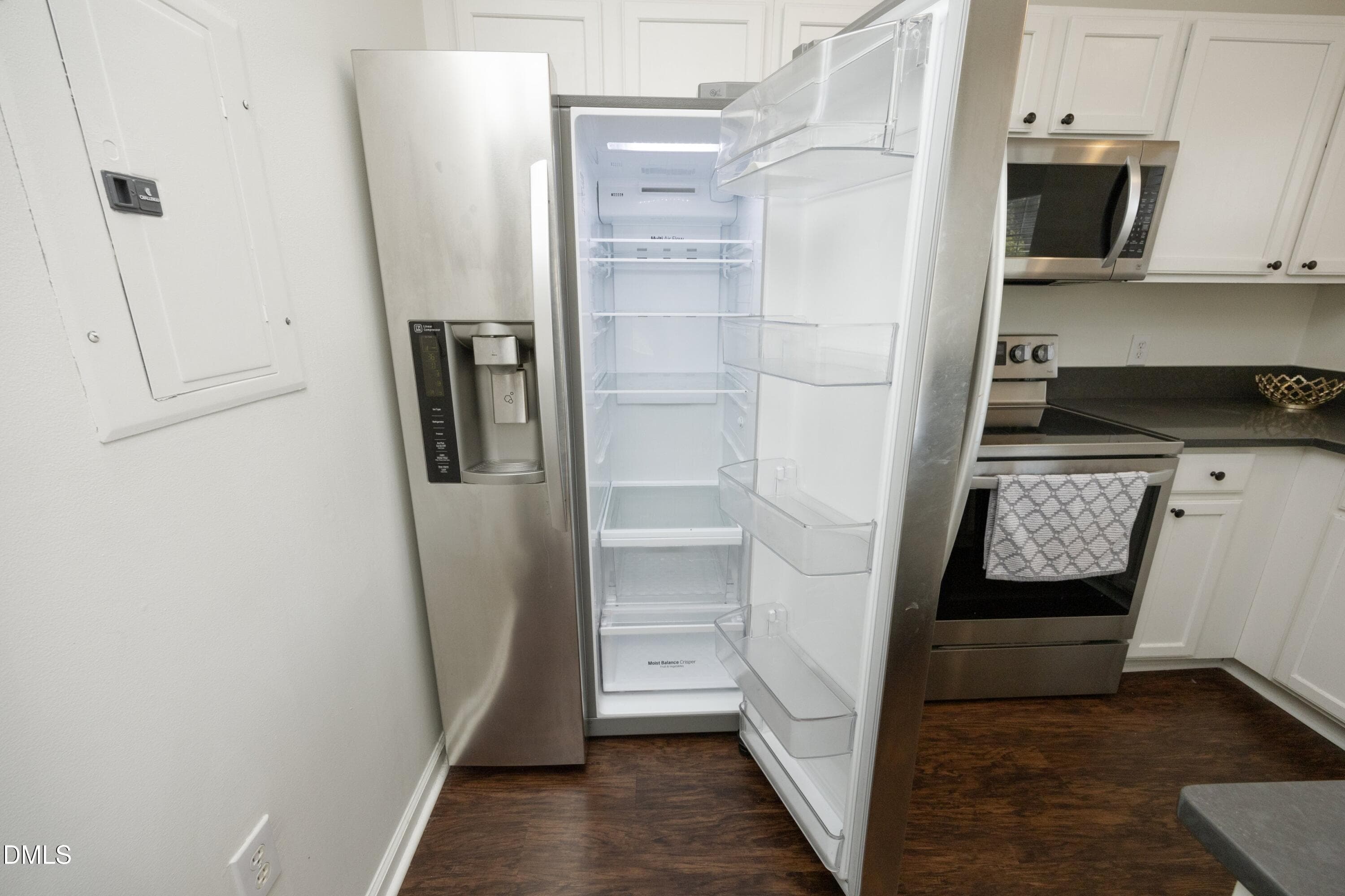 12FridgeIncluded - 521 Renshaw Court, Cary, NC 27518