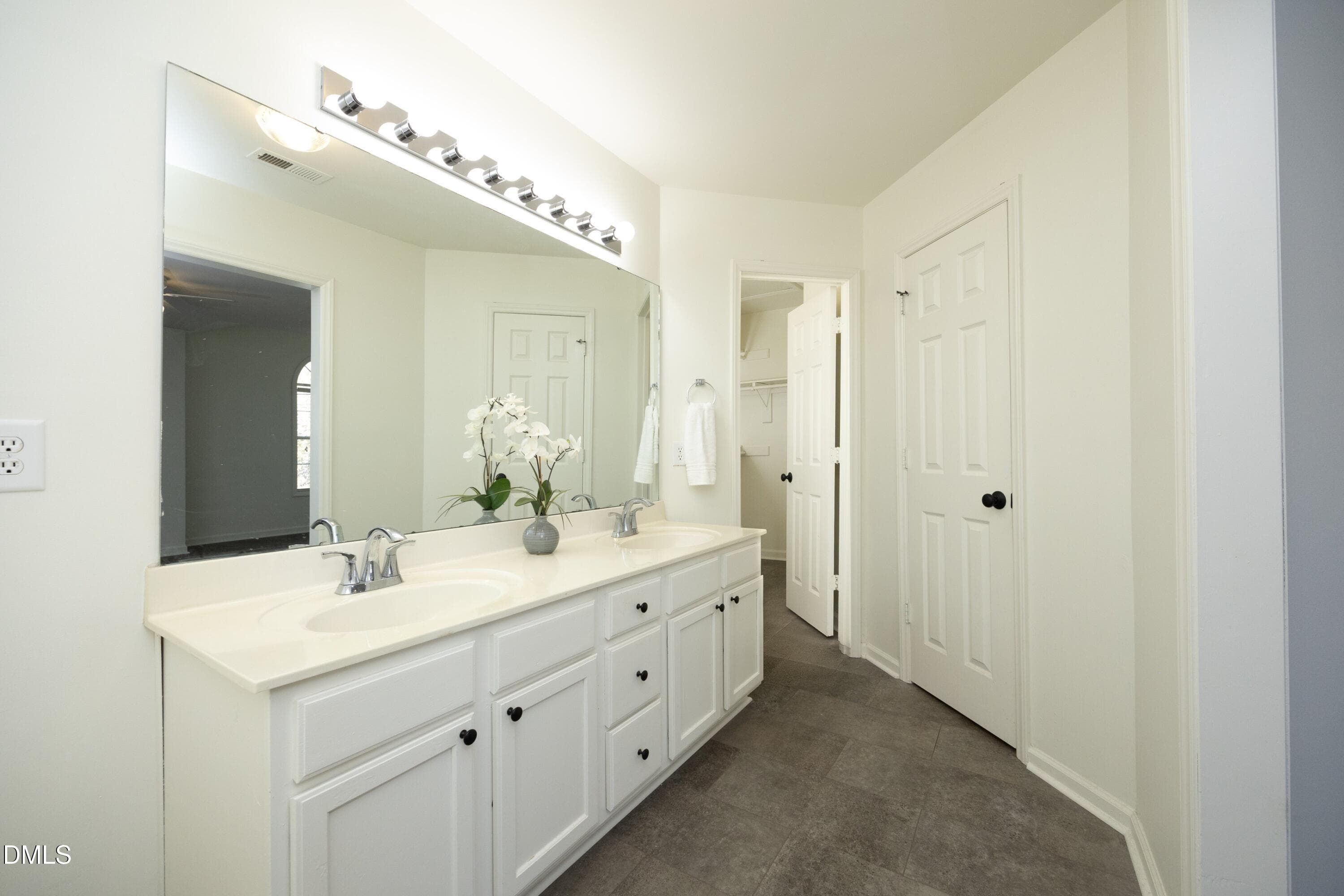 17PrimaryBath - 521 Renshaw Court, Cary, NC 27518