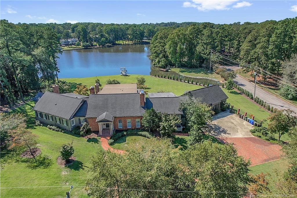 400 Forest Lake Road, Fayetteville, NC 28305