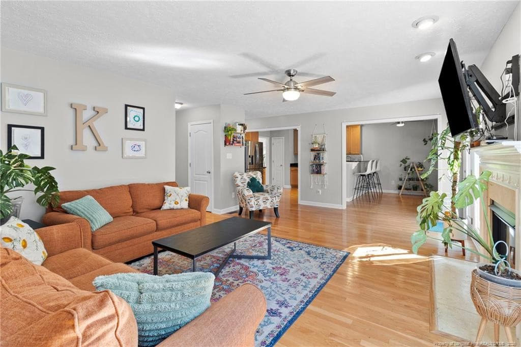 Living Room - 417 Thorncliff Drive, Raeford, NC 28376