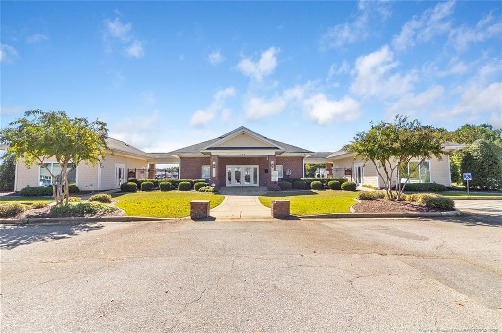 Club House - 417 Thorncliff Drive, Raeford, NC 28376