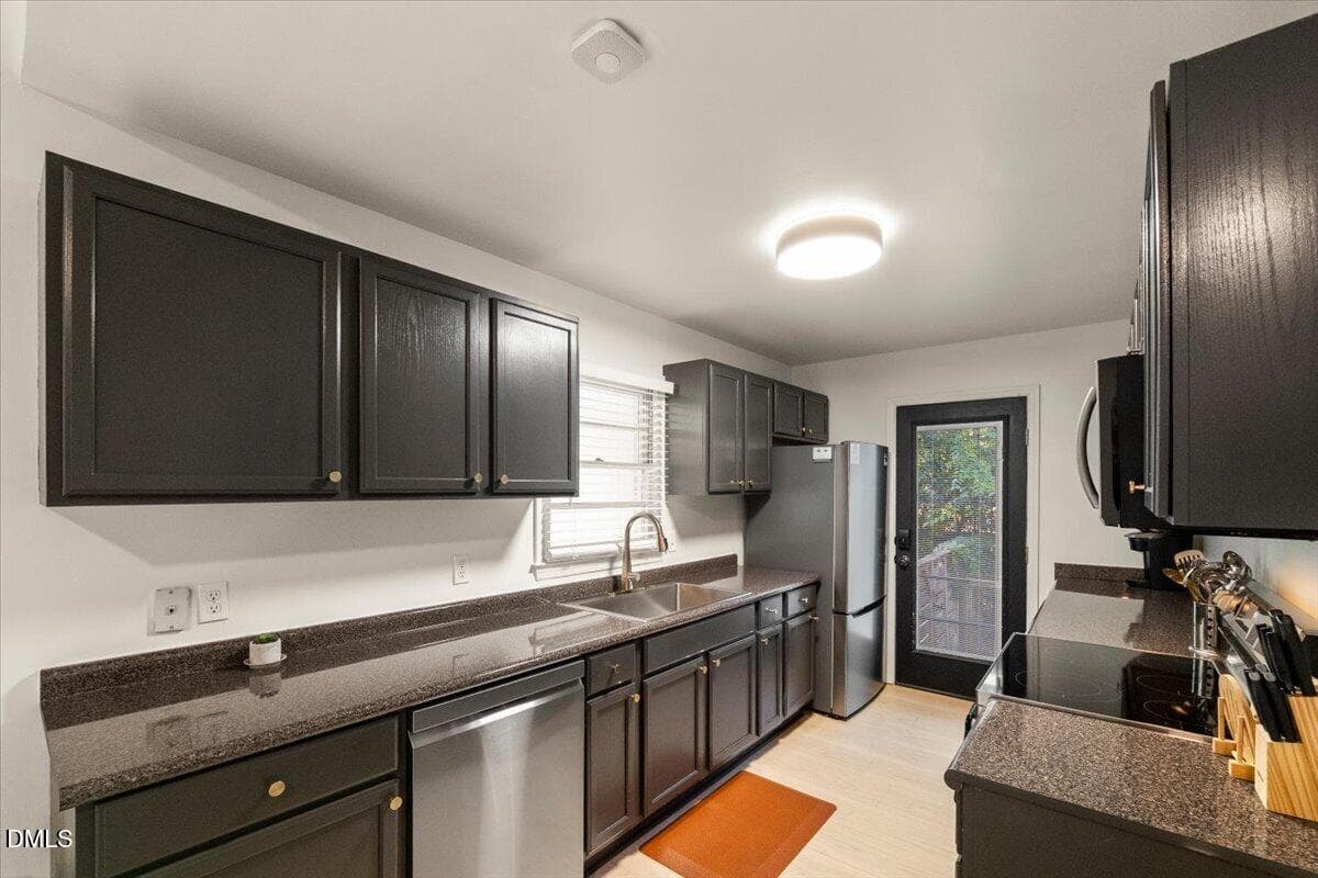 15-P1157486 - 2946 Glenridge Drive, Raleigh, NC 27604