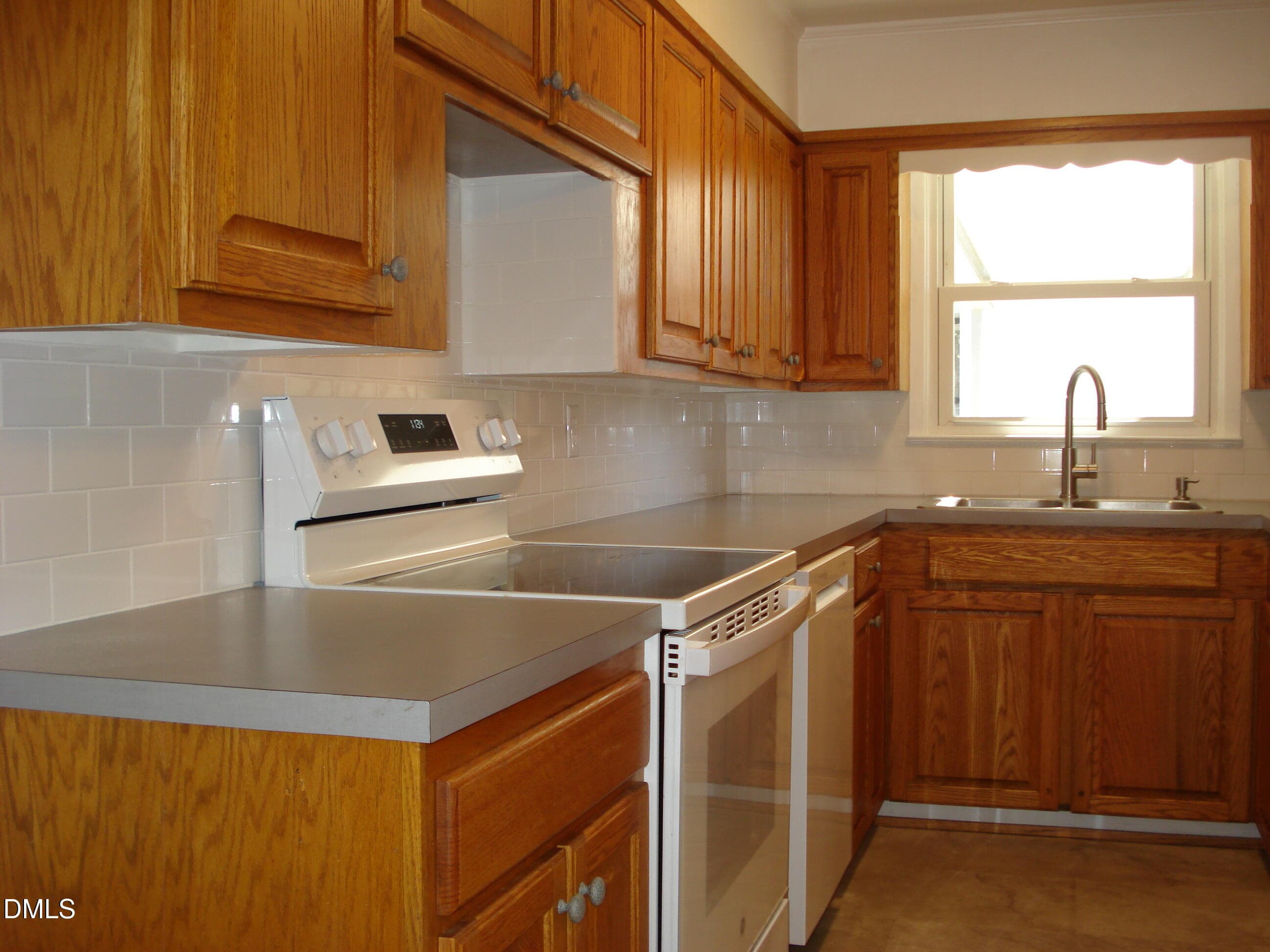 DSC00372 - 408 W H Street, Erwin, NC 28339