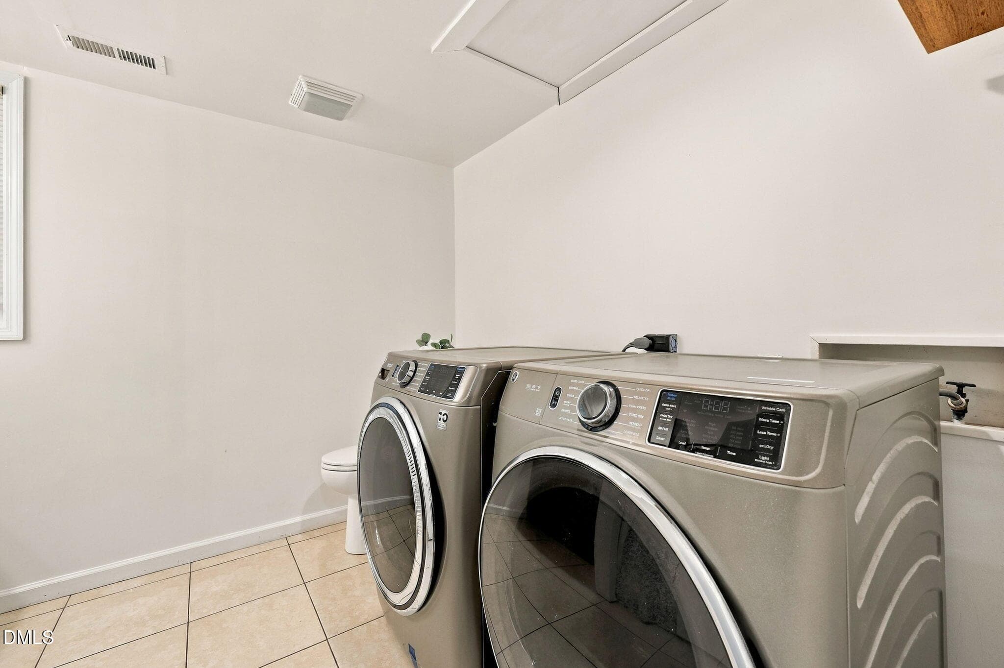 35-web-or-mls-IMG_5042_edit - 3812 Oak Park Road, Raleigh, NC 27612