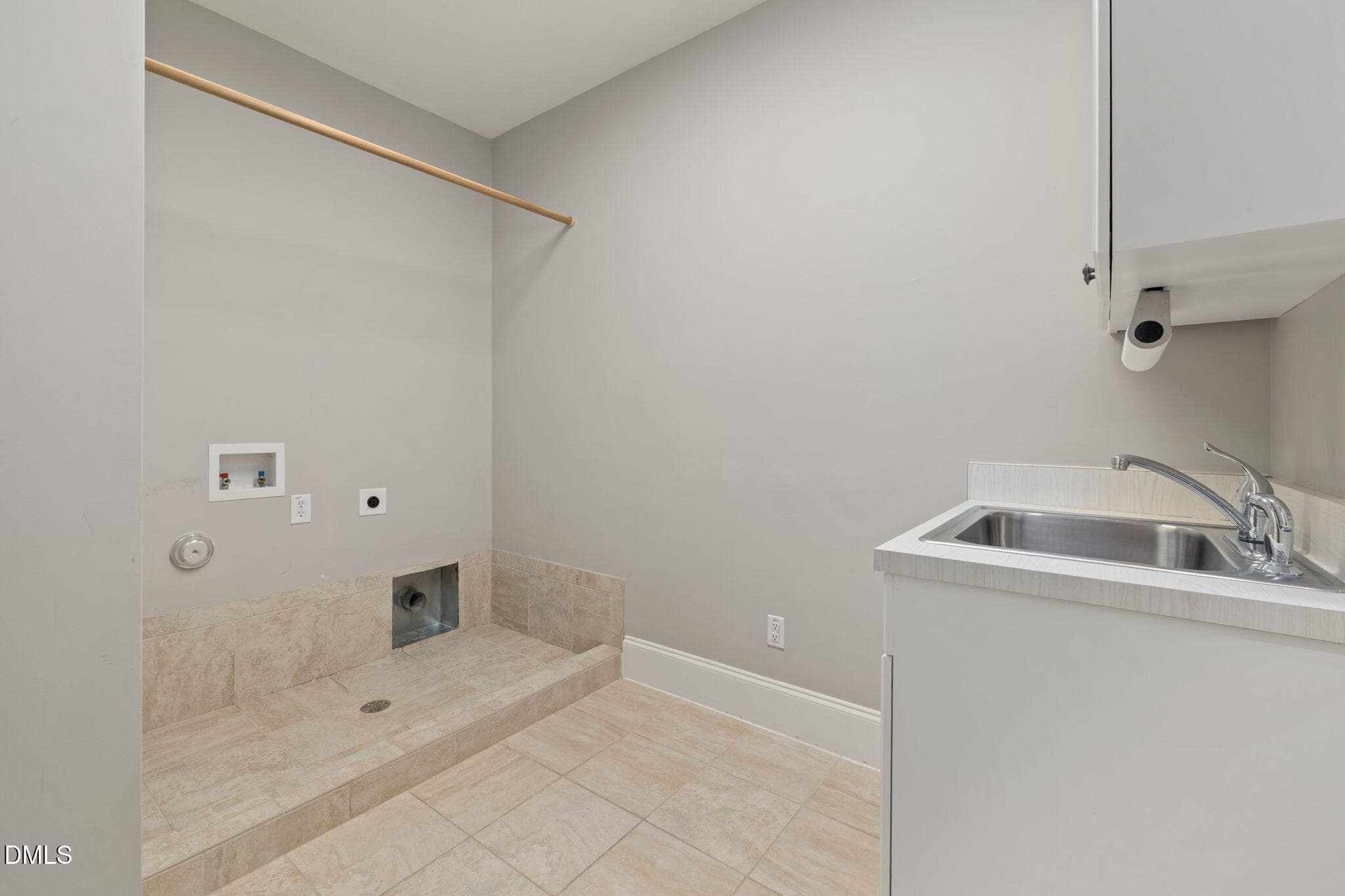 Laundry - 1308 Palace Garden Way, Raleigh, NC 27603