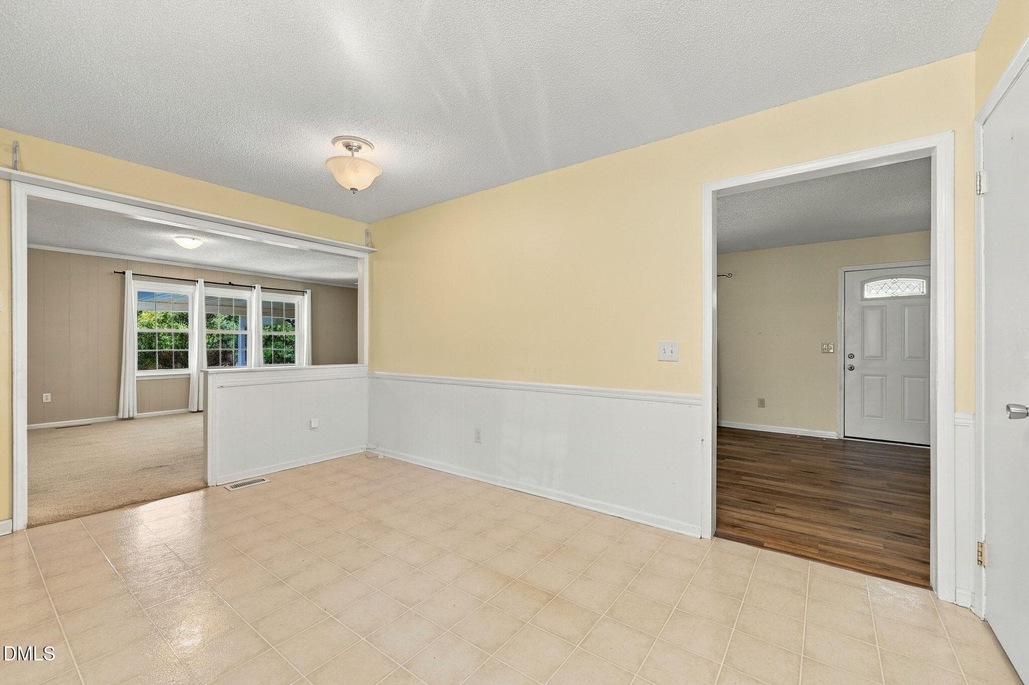 Eat-in-kitchen area - 5320 Olde South Road, Raleigh, NC 27606