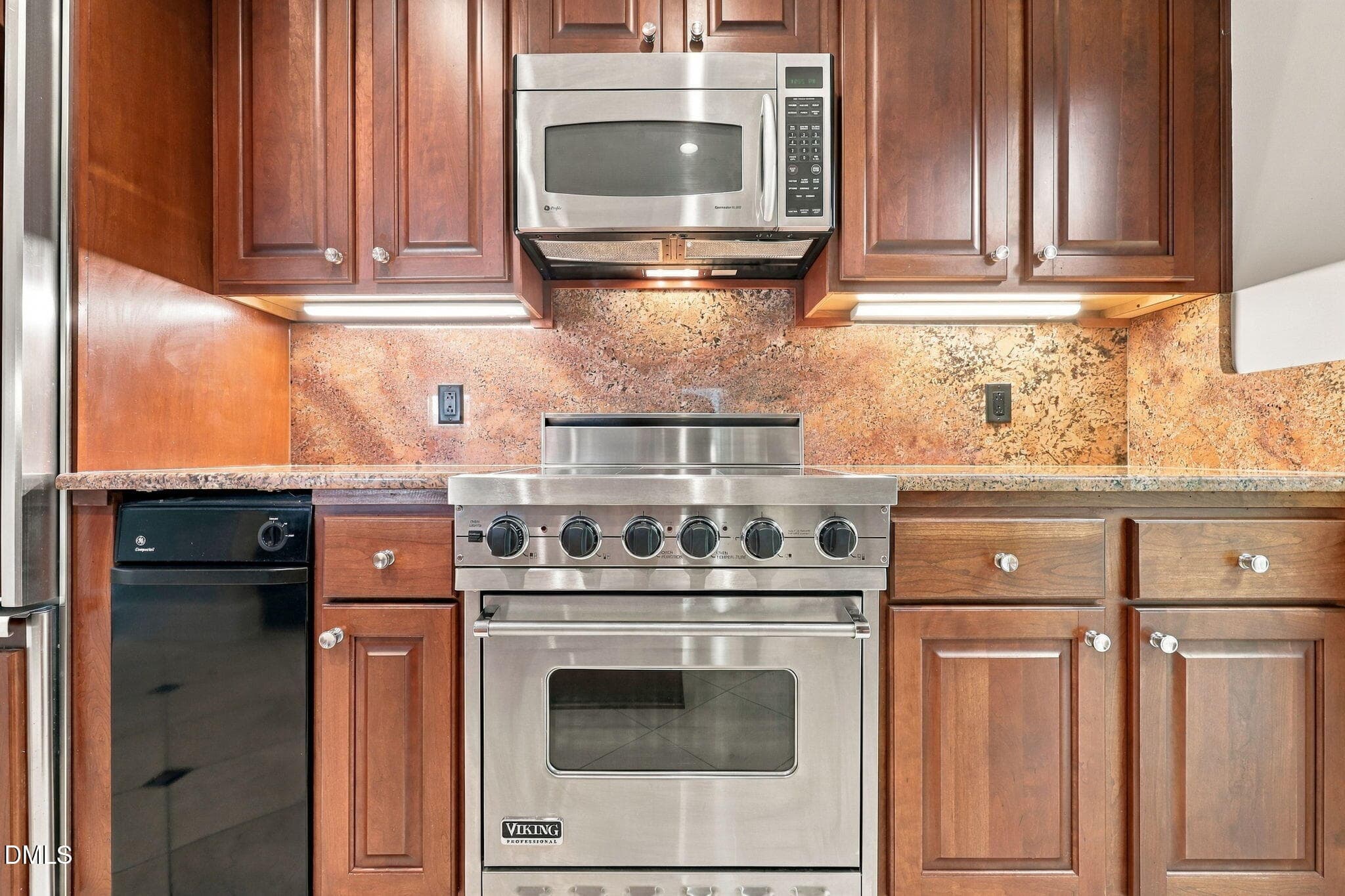 18-web-or-mls-IMG_4047 - 510 Glenwood Avenue 611, Raleigh, NC 27603
