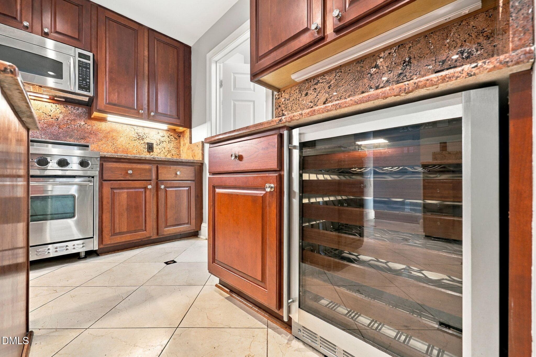 20-web-or-mls-IMG_4053_Edit - 510 Glenwood Avenue 611, Raleigh, NC 27603
