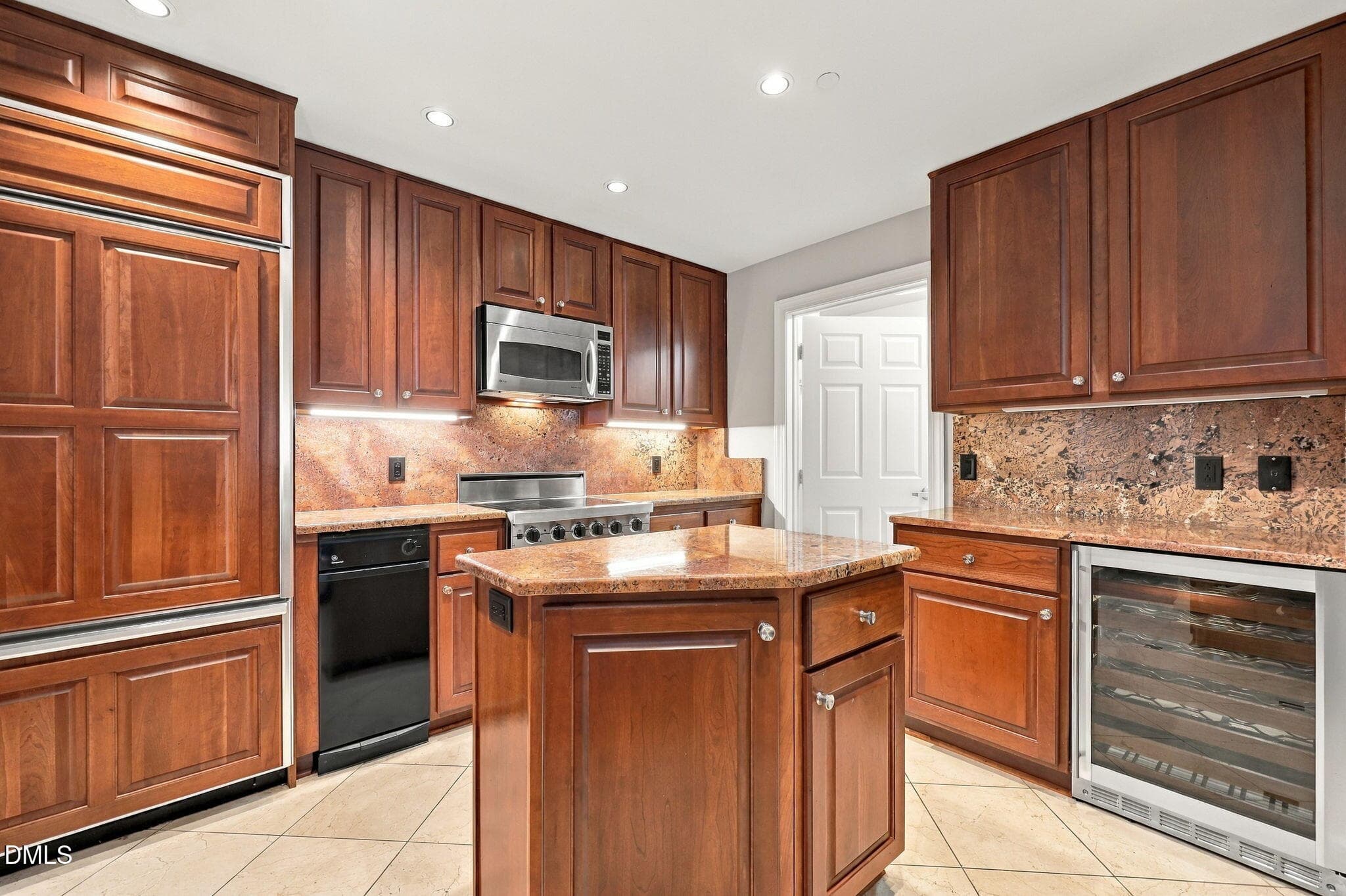 21-web-or-mls-IMG_4059 - 510 Glenwood Avenue 611, Raleigh, NC 27603