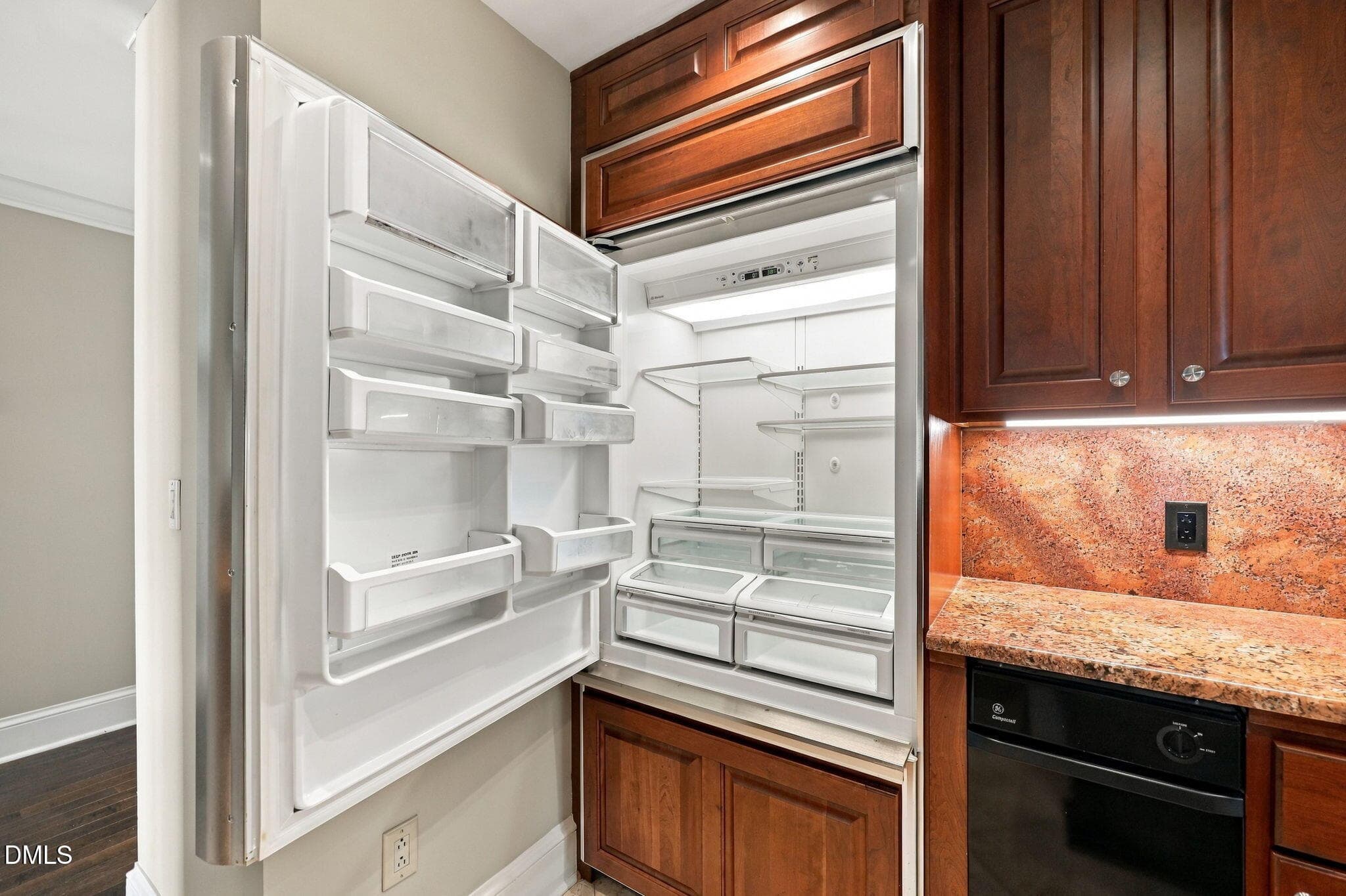 24-web-or-mls-IMG_4068 - 510 Glenwood Avenue 611, Raleigh, NC 27603